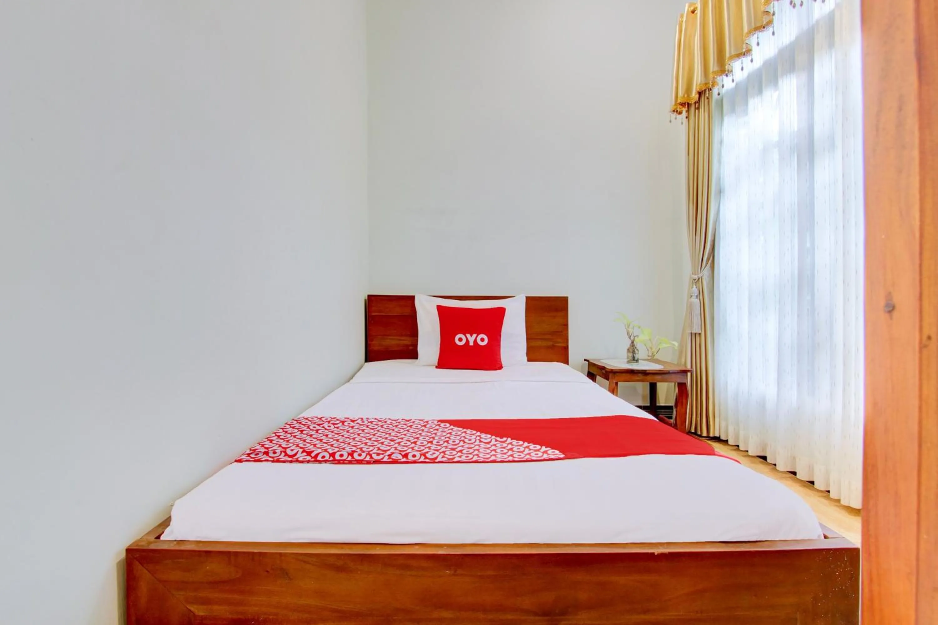 Bedroom, Bed in Hotel O Mbah Carik Homestay Syari'ah