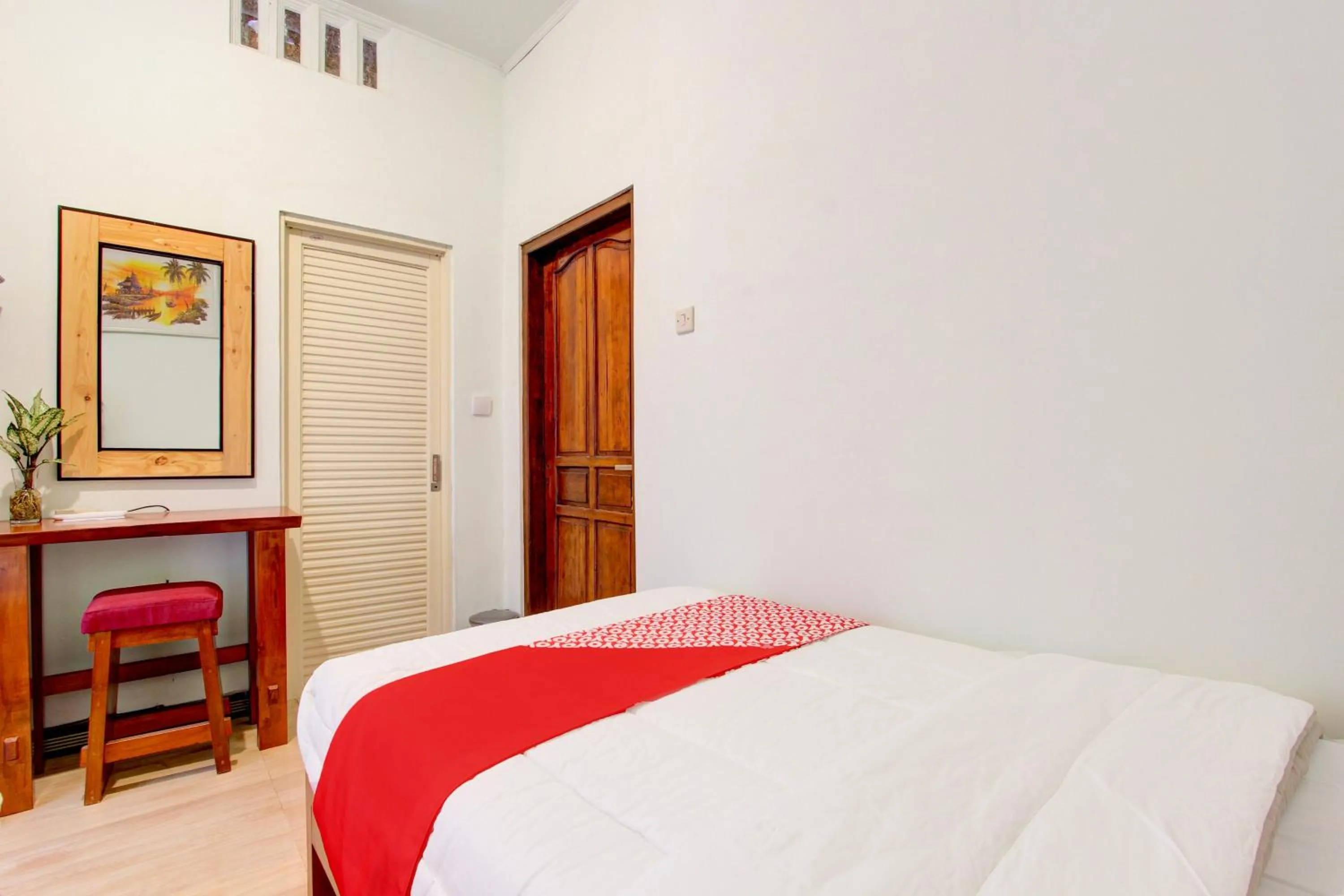 Bedroom, Bed in Hotel O Mbah Carik Homestay Syari'ah