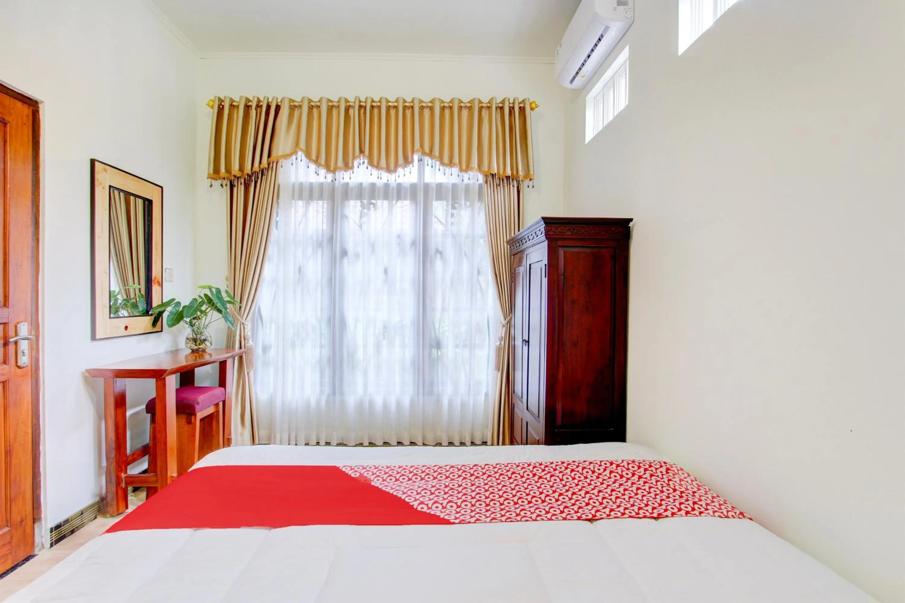 Bedroom, Bed in Hotel O Mbah Carik Homestay Syari'ah