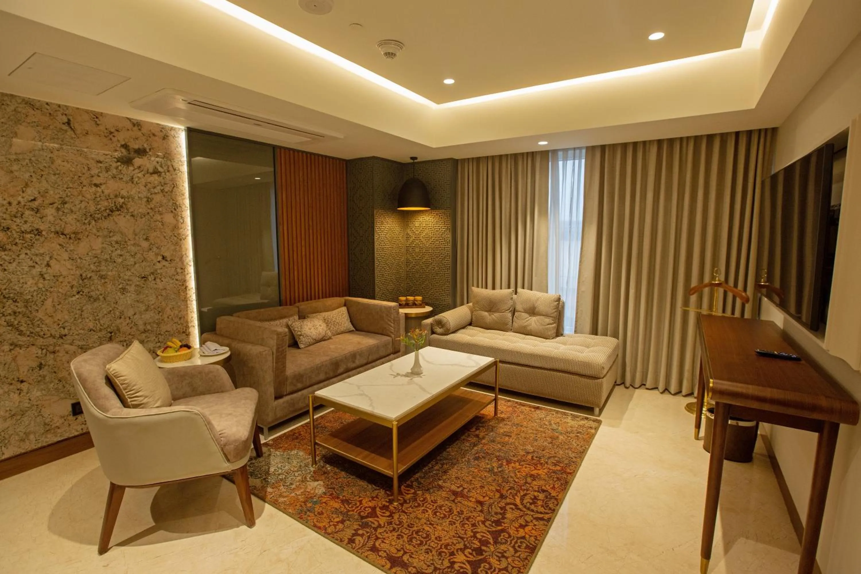 TV and multimedia in ARISTA BY AMBITION