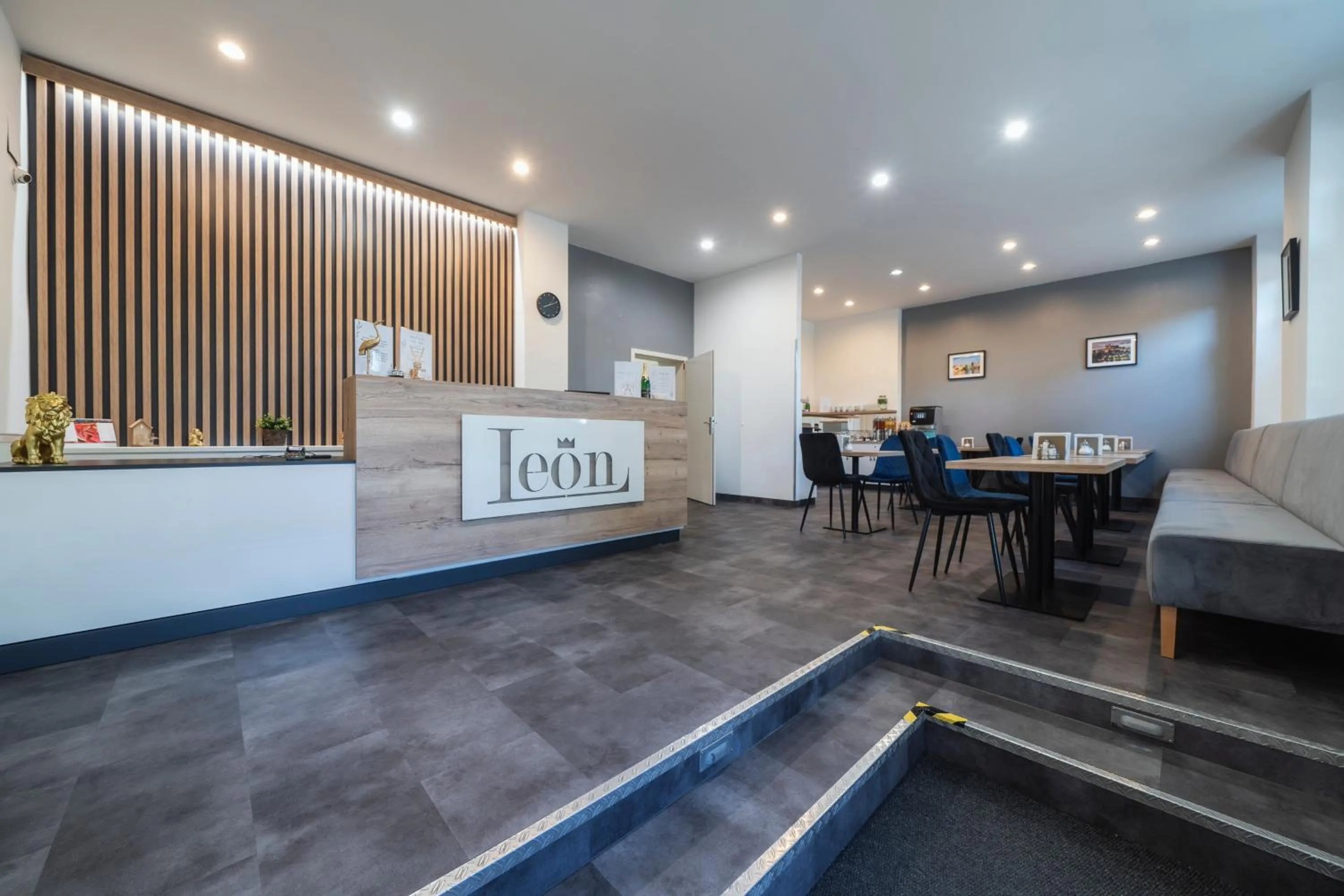 Lobby or reception in Hotel LEON