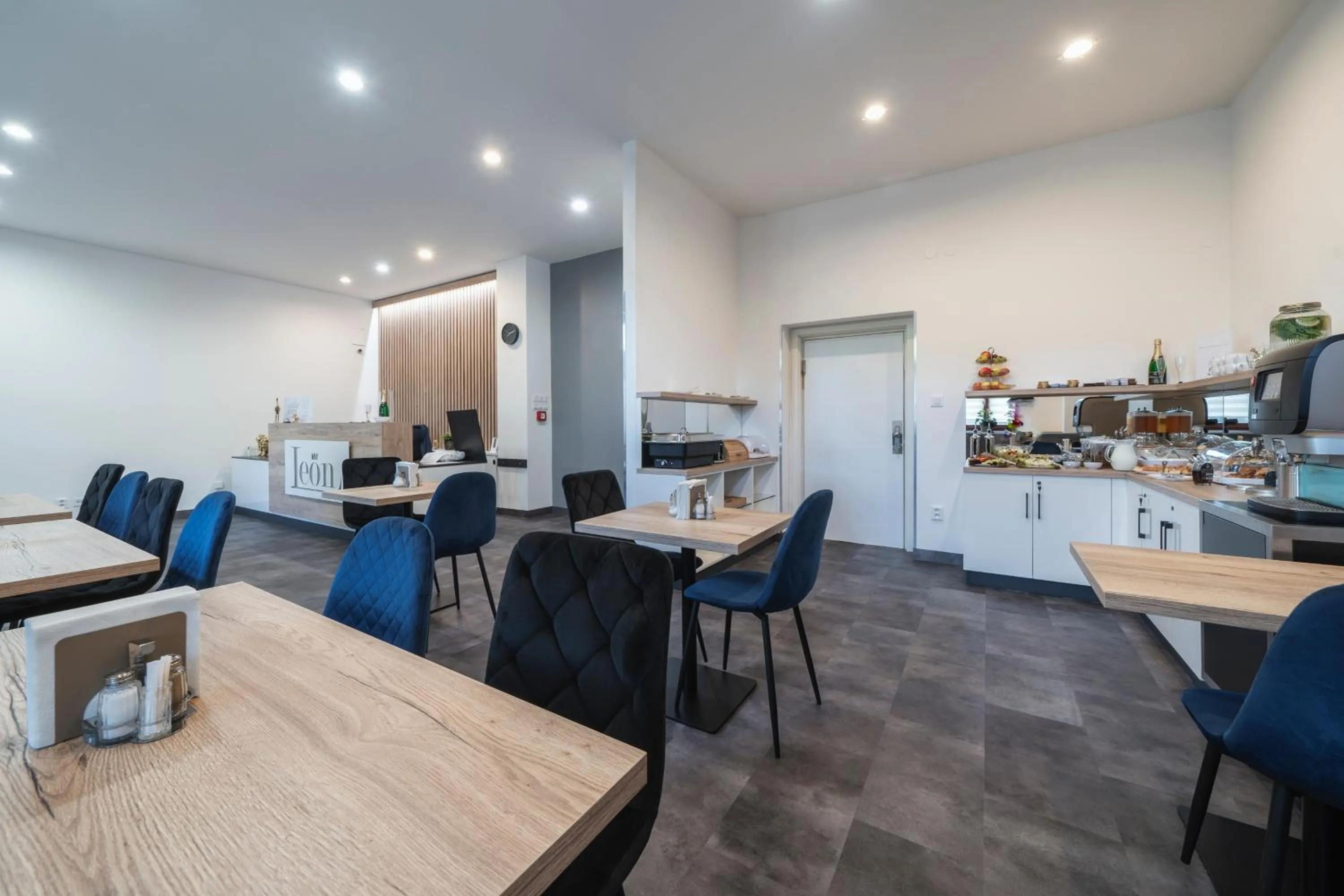 Breakfast in Hotel LEON