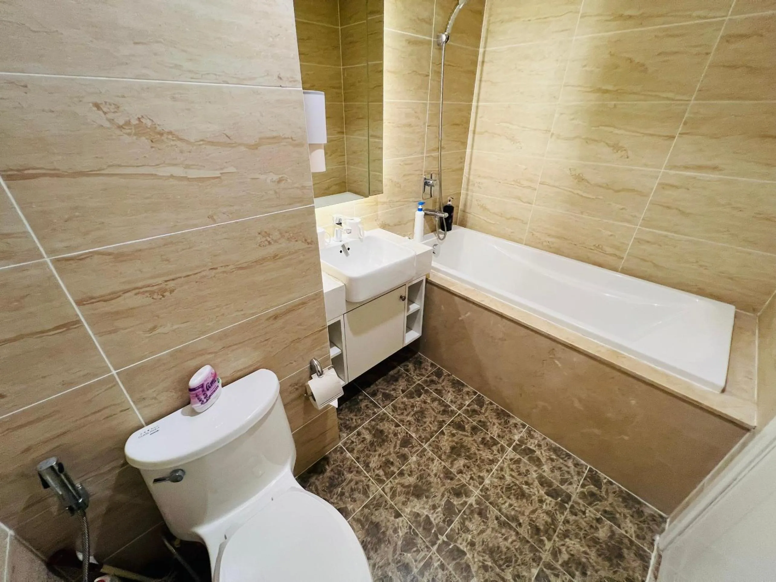 Toilet in Daniel Apartment - D'Capitale Ha Noi