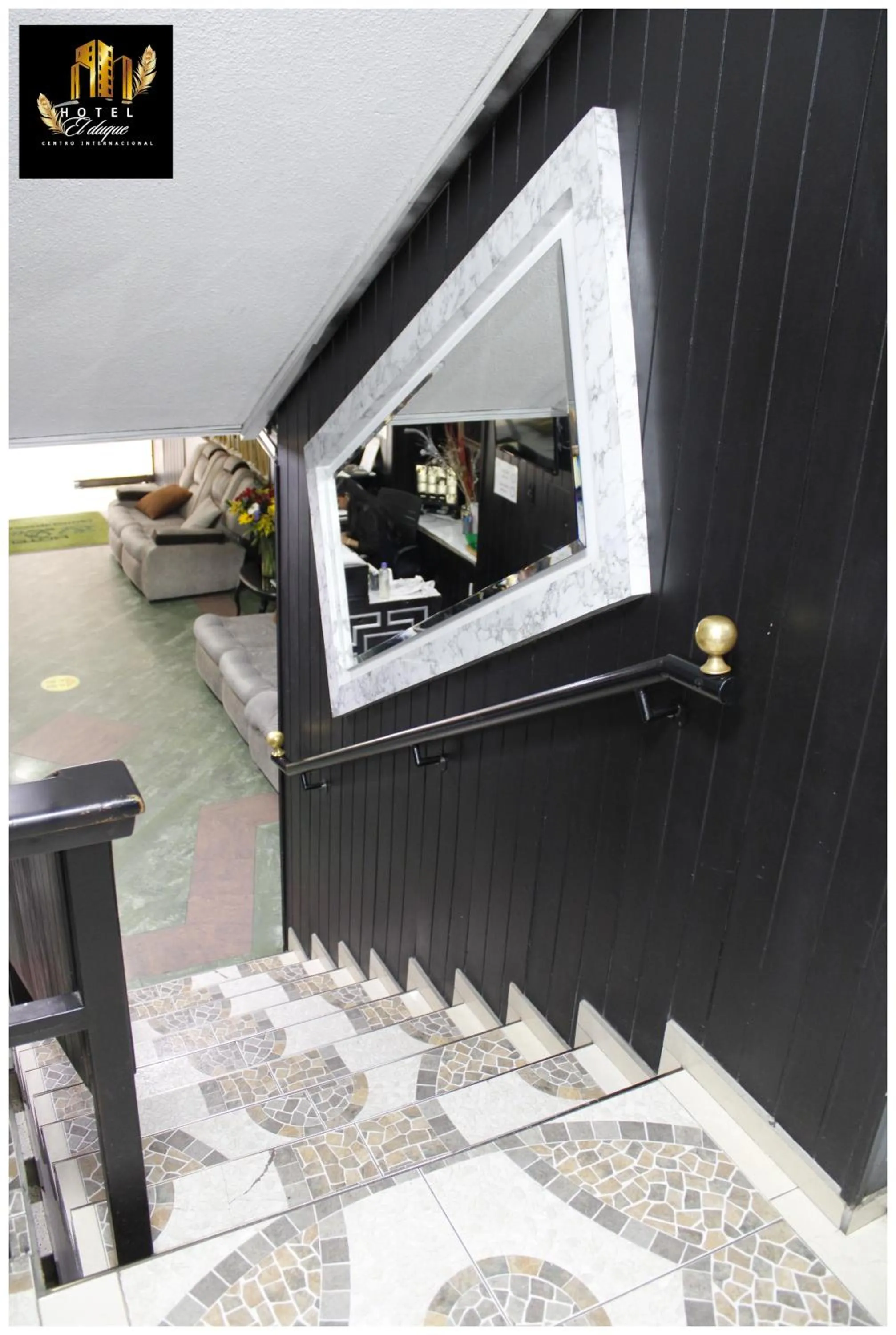 Communal lounge/ TV room in Hotel el Duque Internacional, Bogotá