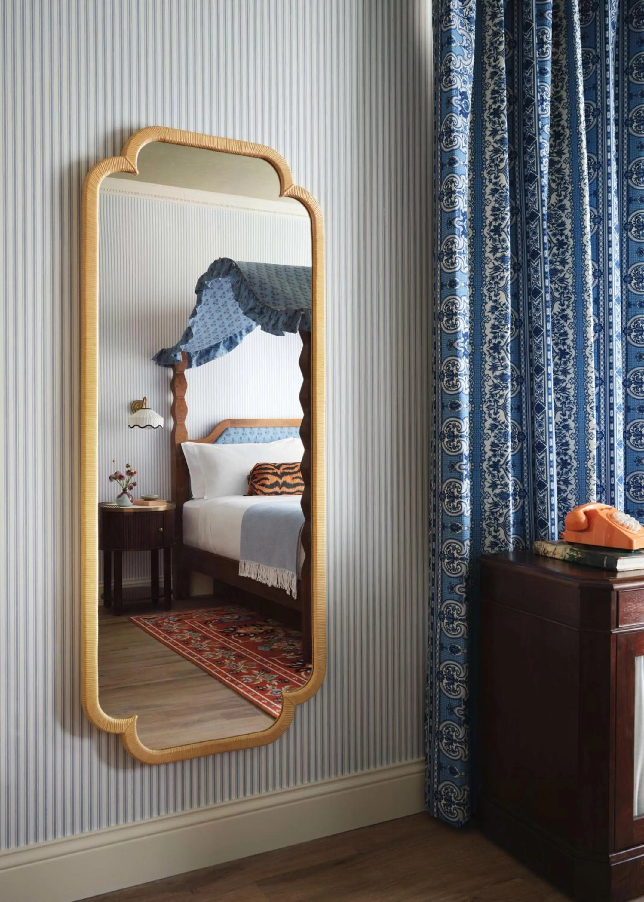 Bed in Graduate by Hilton Auburn, AL