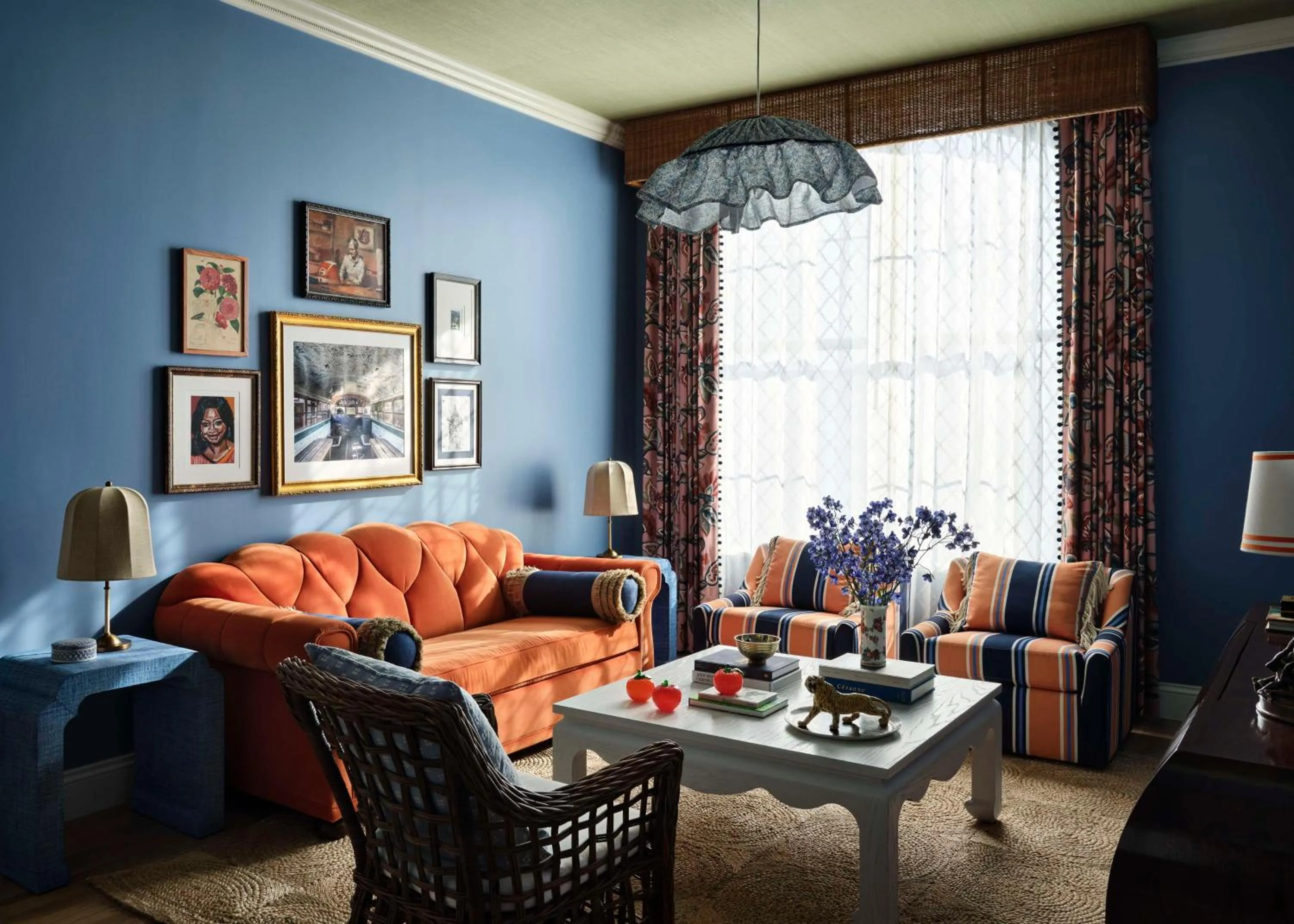 Living room in Graduate by Hilton Auburn, AL