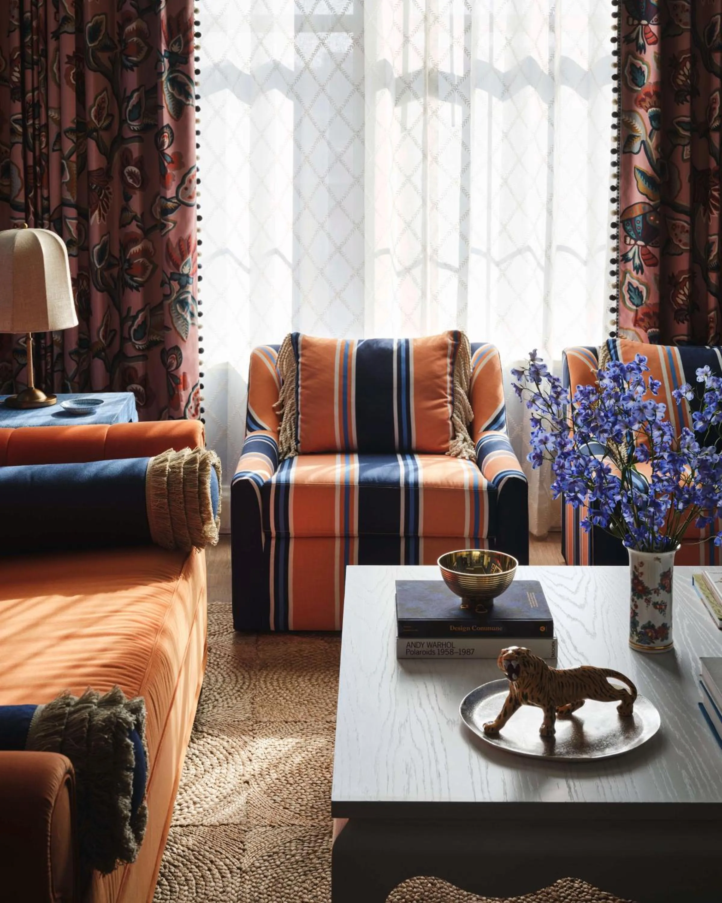 Living room in Graduate by Hilton Auburn, AL