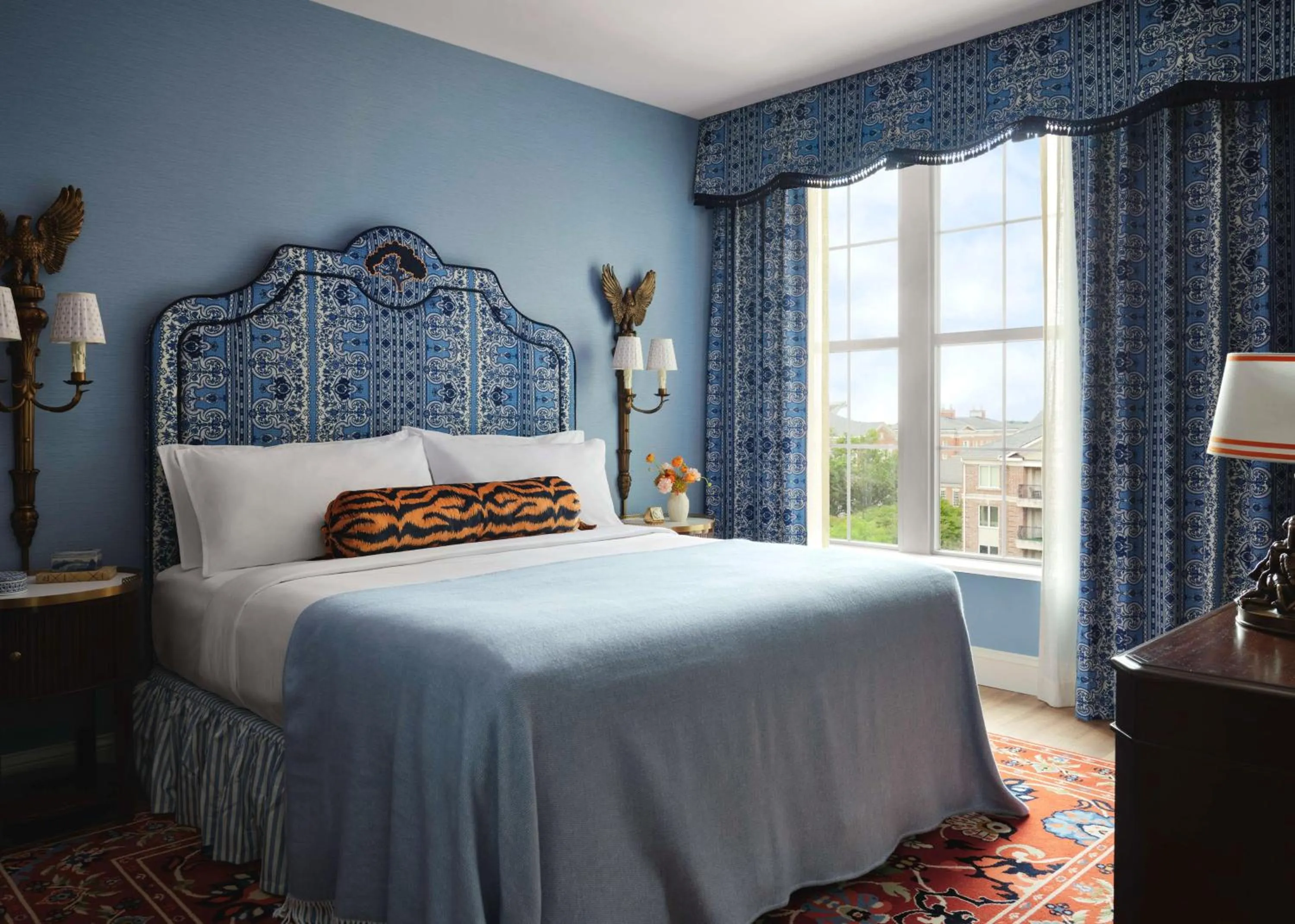 Bed in Graduate by Hilton Auburn, AL