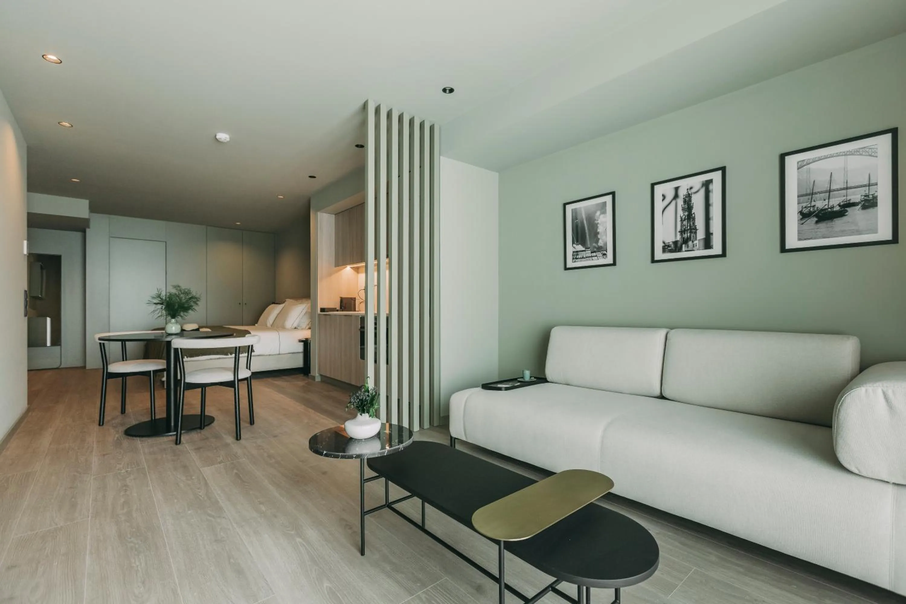 Photo of the whole room in Hotels 705 Porto Prime Home