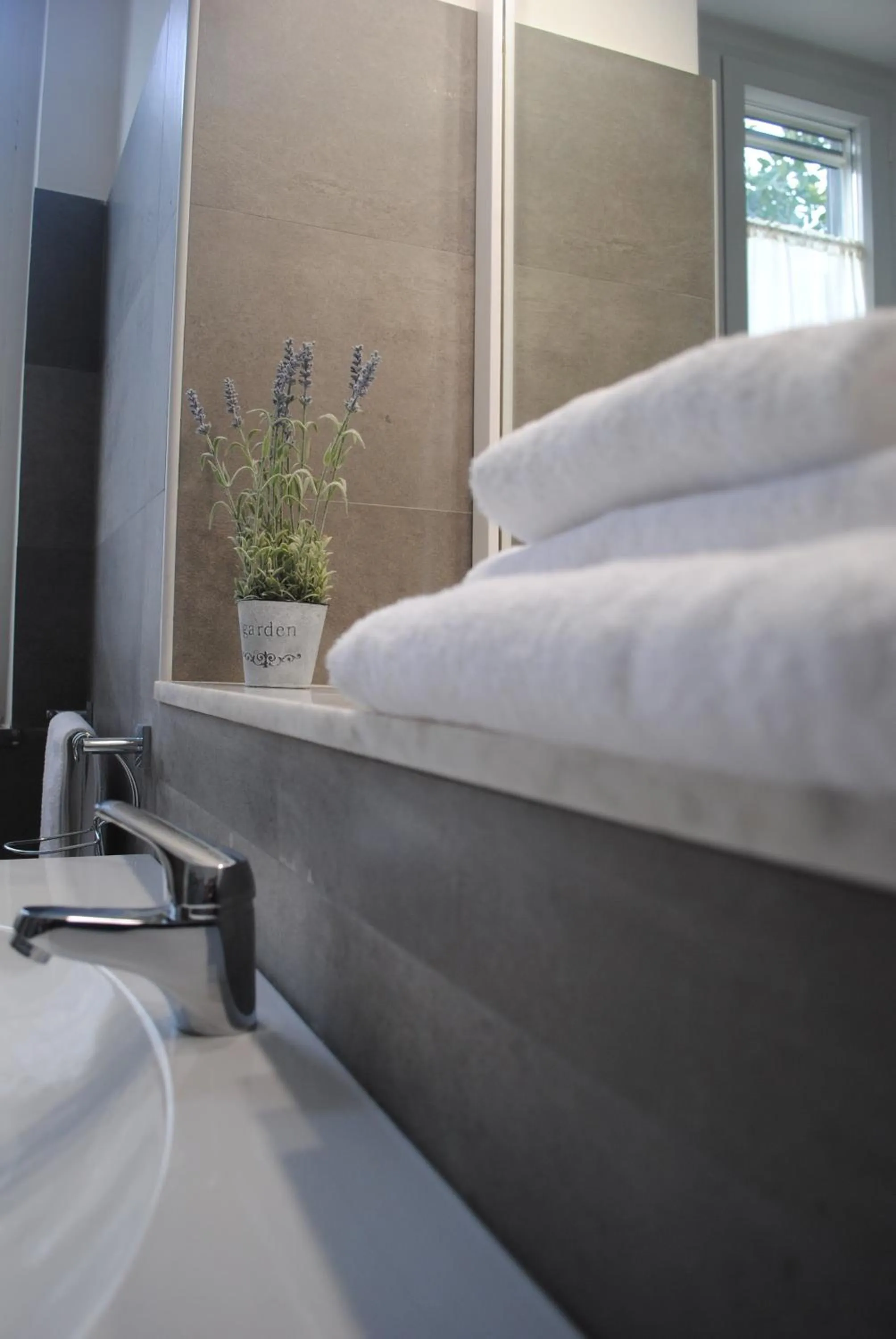 Bathroom, Bed in Mimì B&B