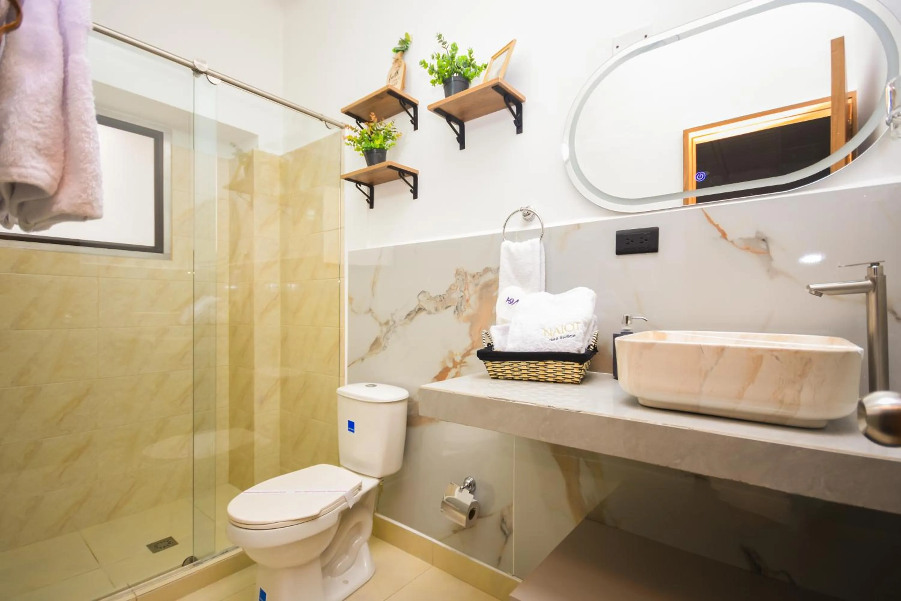 Shower in Naiot Hotel Boutique