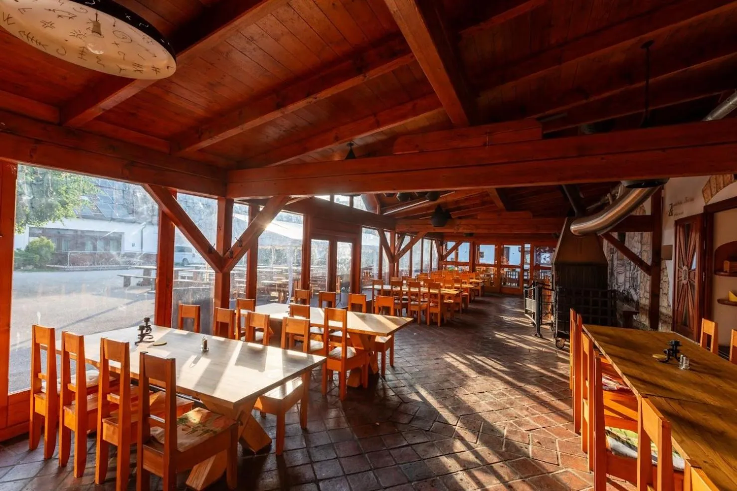 Restaurant/places to eat in Wellness hotel & minipivovar Kněžínek