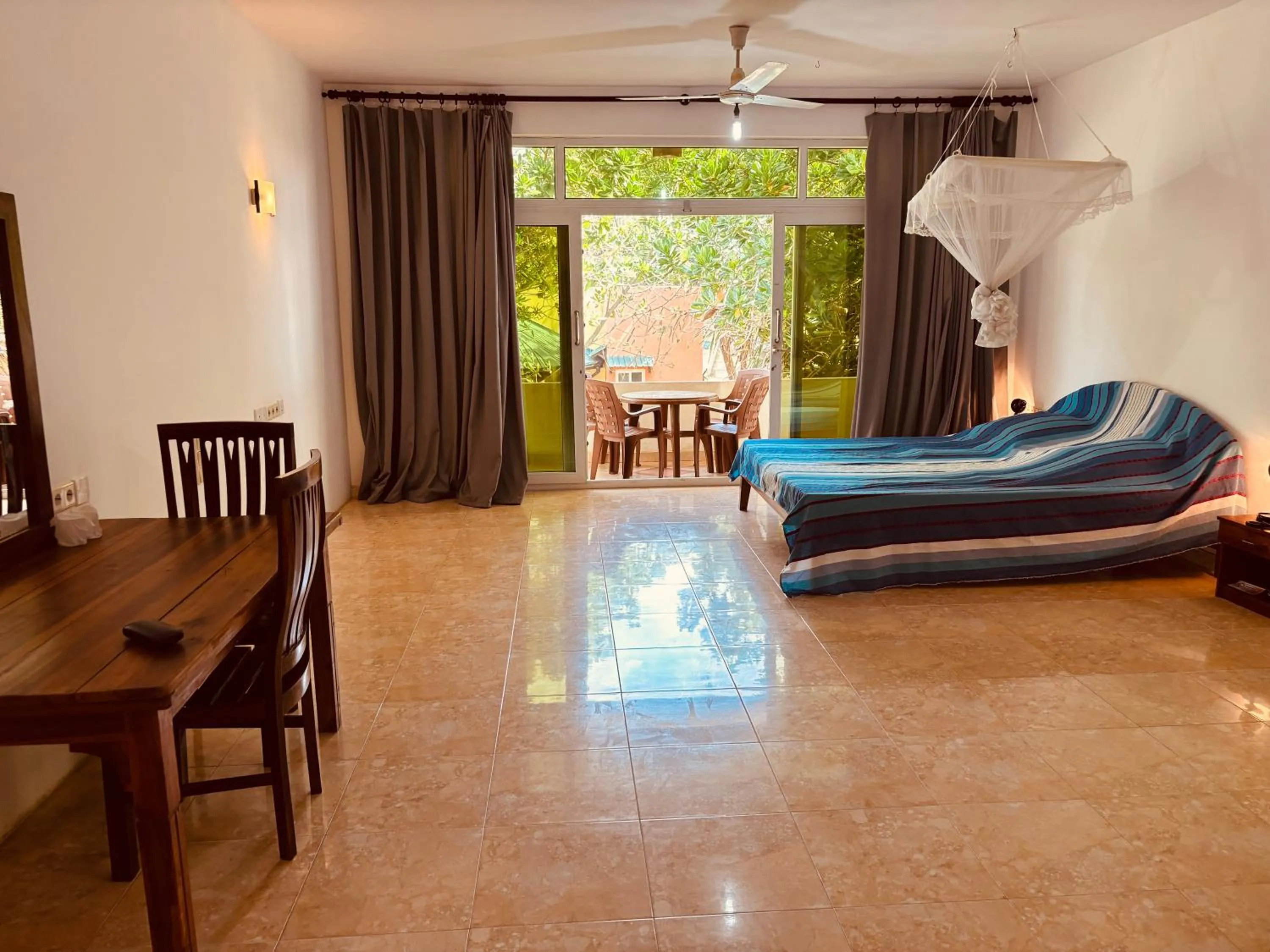 Photo of the whole room in Raja Beach Hotel