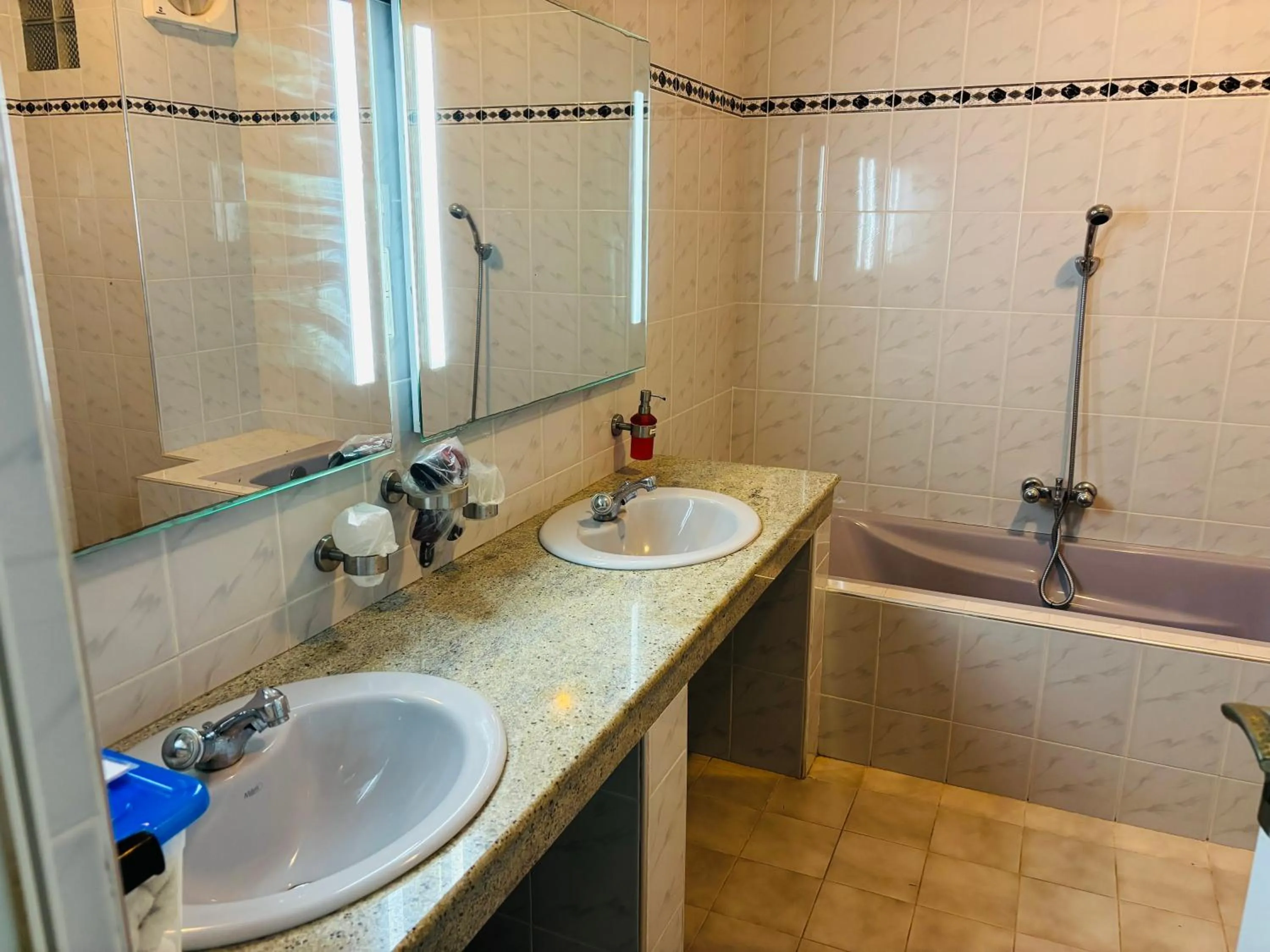 Bathroom in Raja Beach Hotel