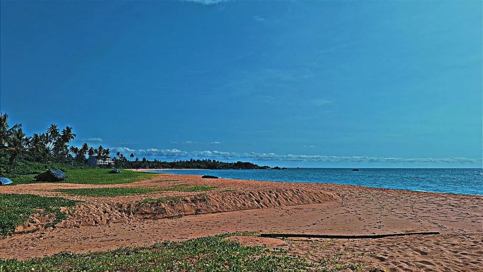Beach in Raja Beach Hotel