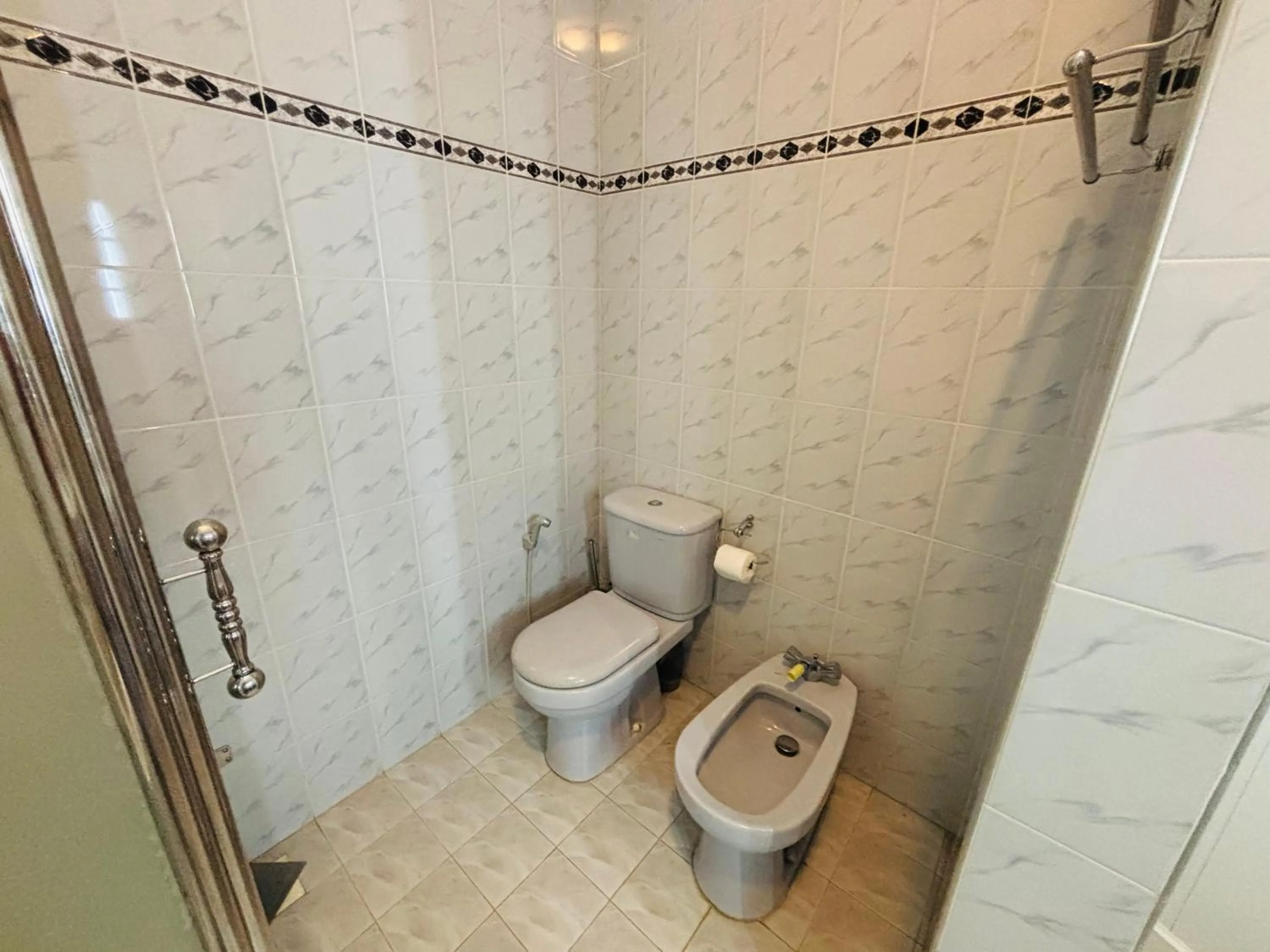 Bathroom in Raja Beach Hotel