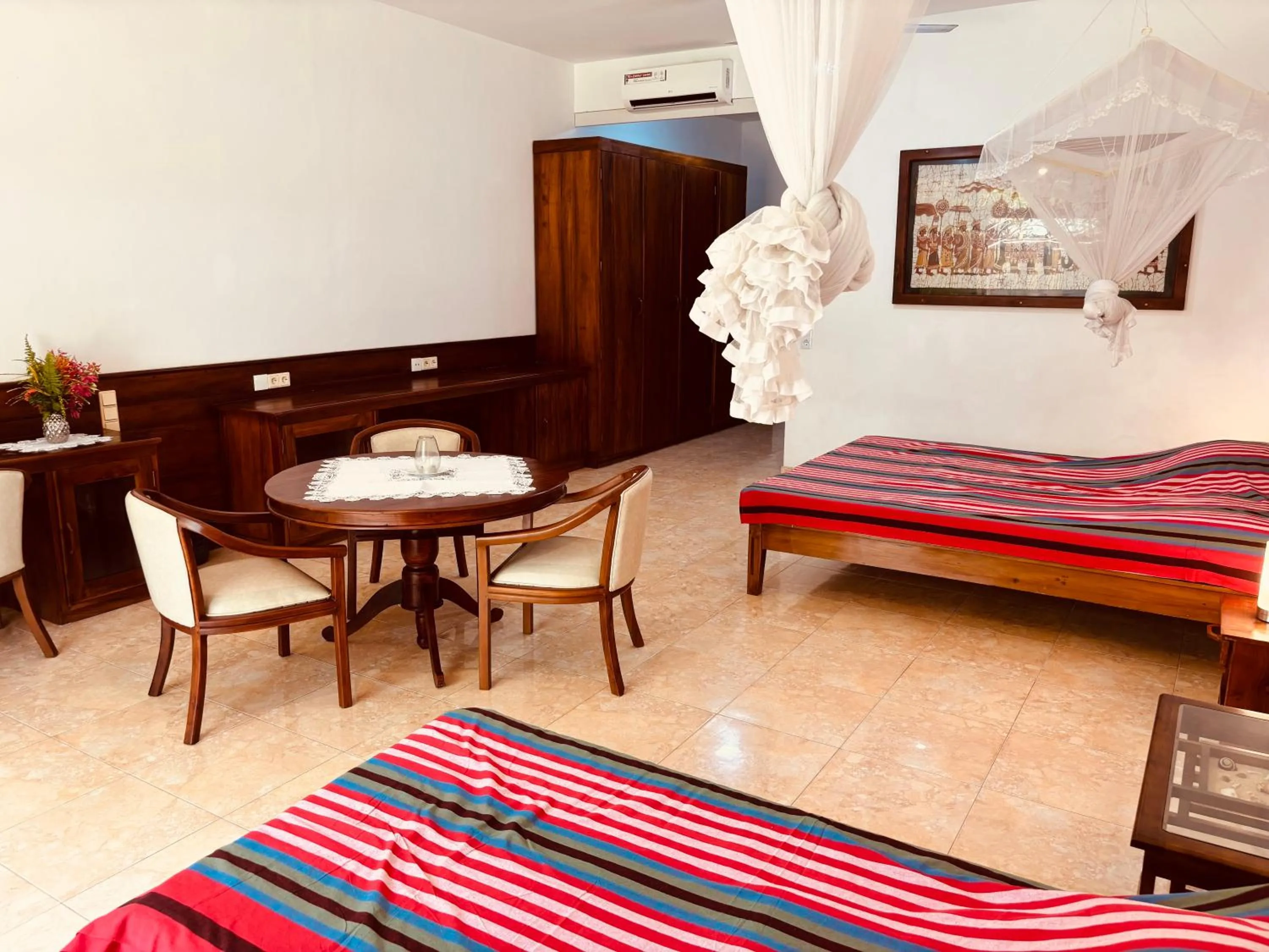 Photo of the whole room, Bed in Raja Beach Hotel