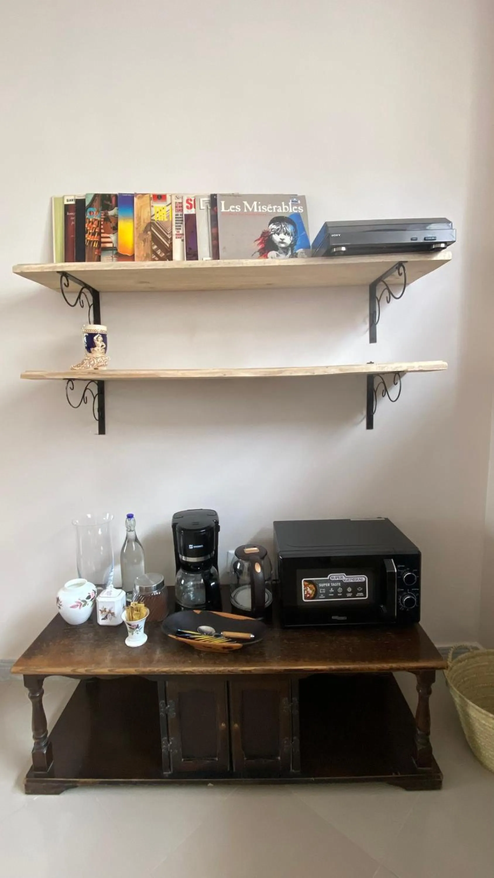 Coffee/tea facilities in Hanaia House