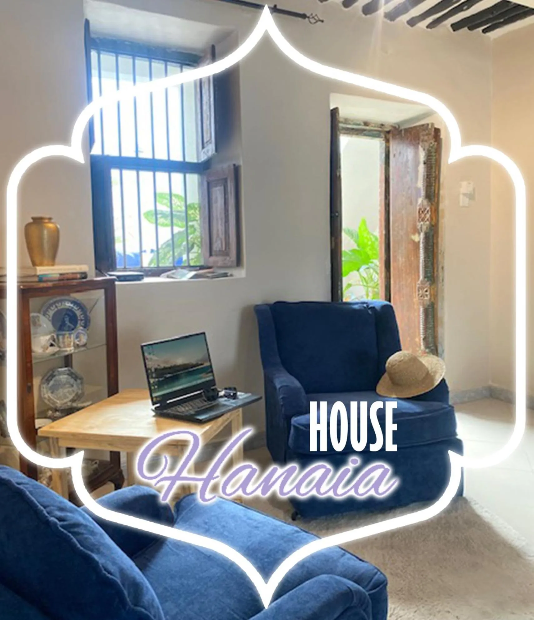 Facade/entrance in Hanaia House