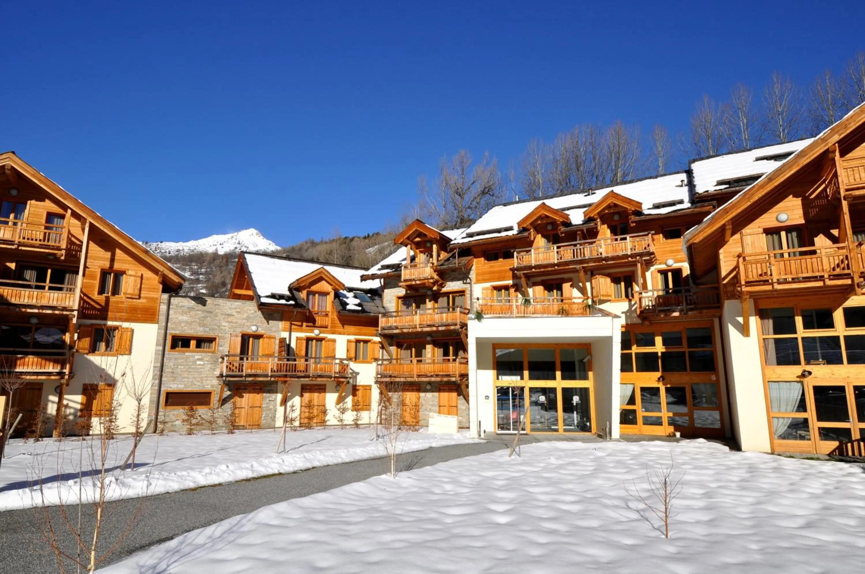 Facade/entrance in Résidence Néméa L'Adret