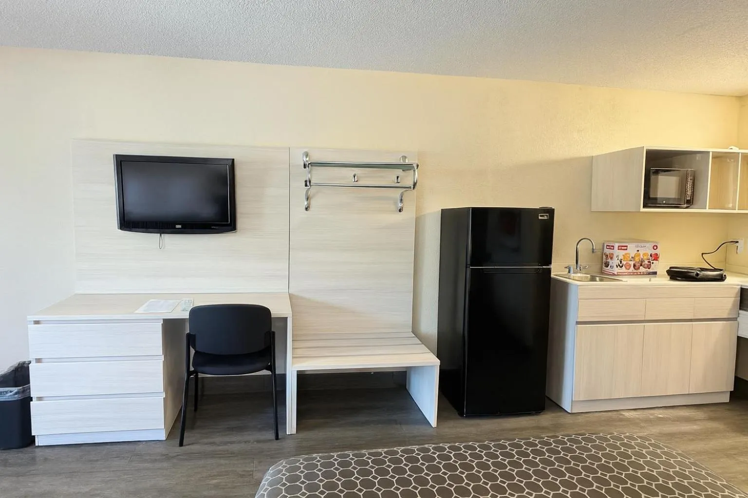 Bedroom in Suburban Studios McDonough South I-75