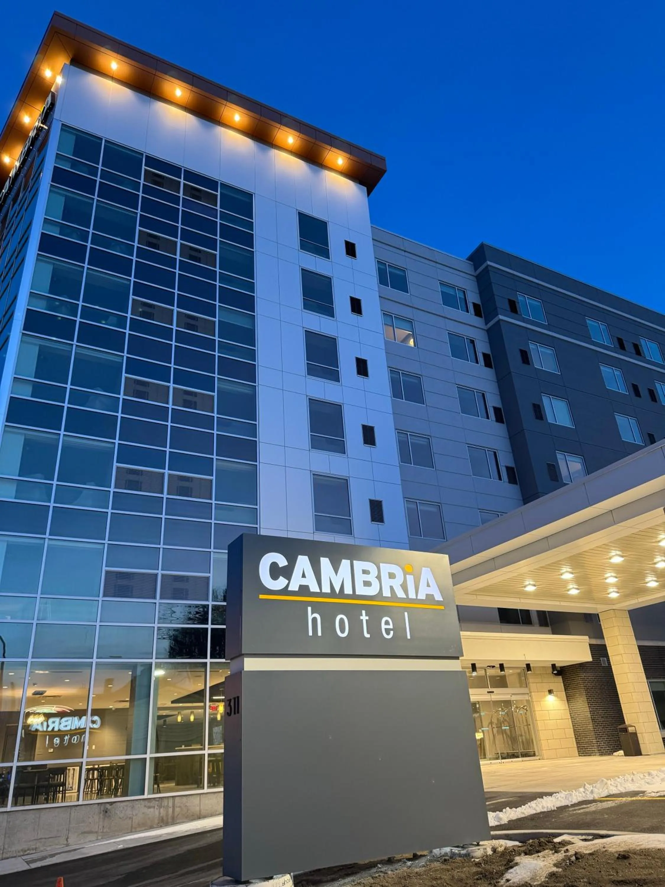 Property building in Cambria Hotel Niagara Falls