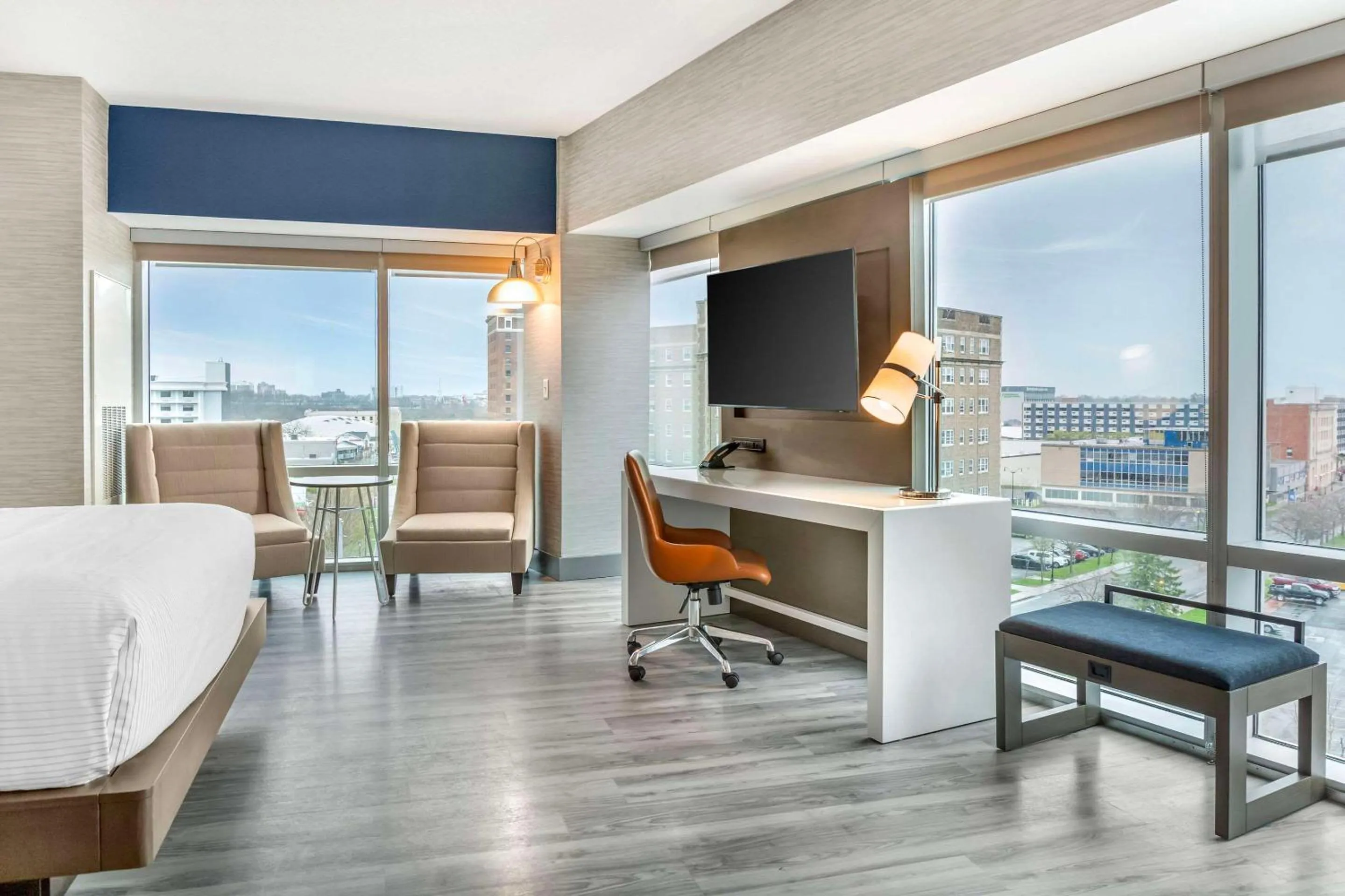 Bedroom, Bed in Cambria Hotel Niagara Falls