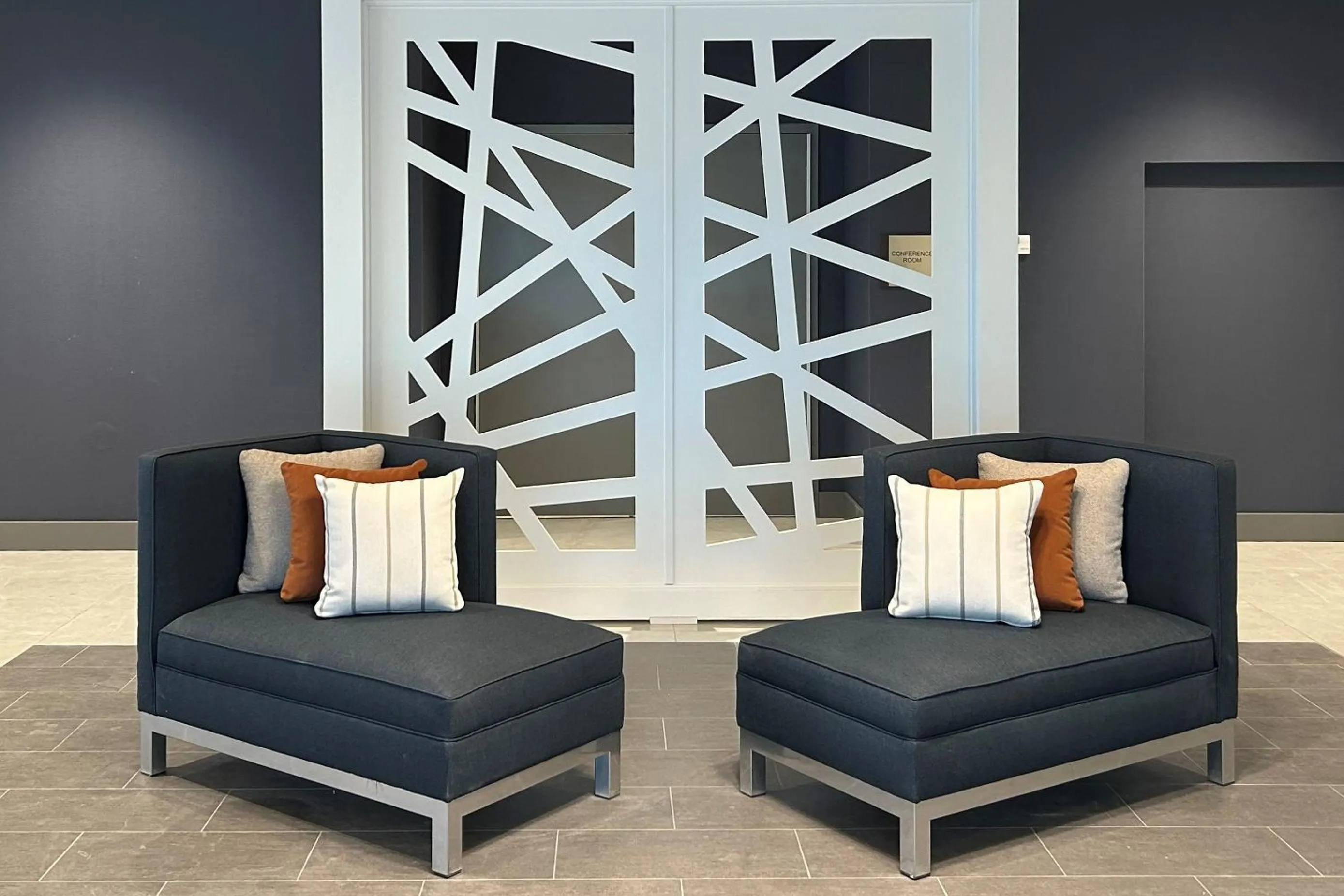 Seating area in Cambria Hotel Niagara Falls