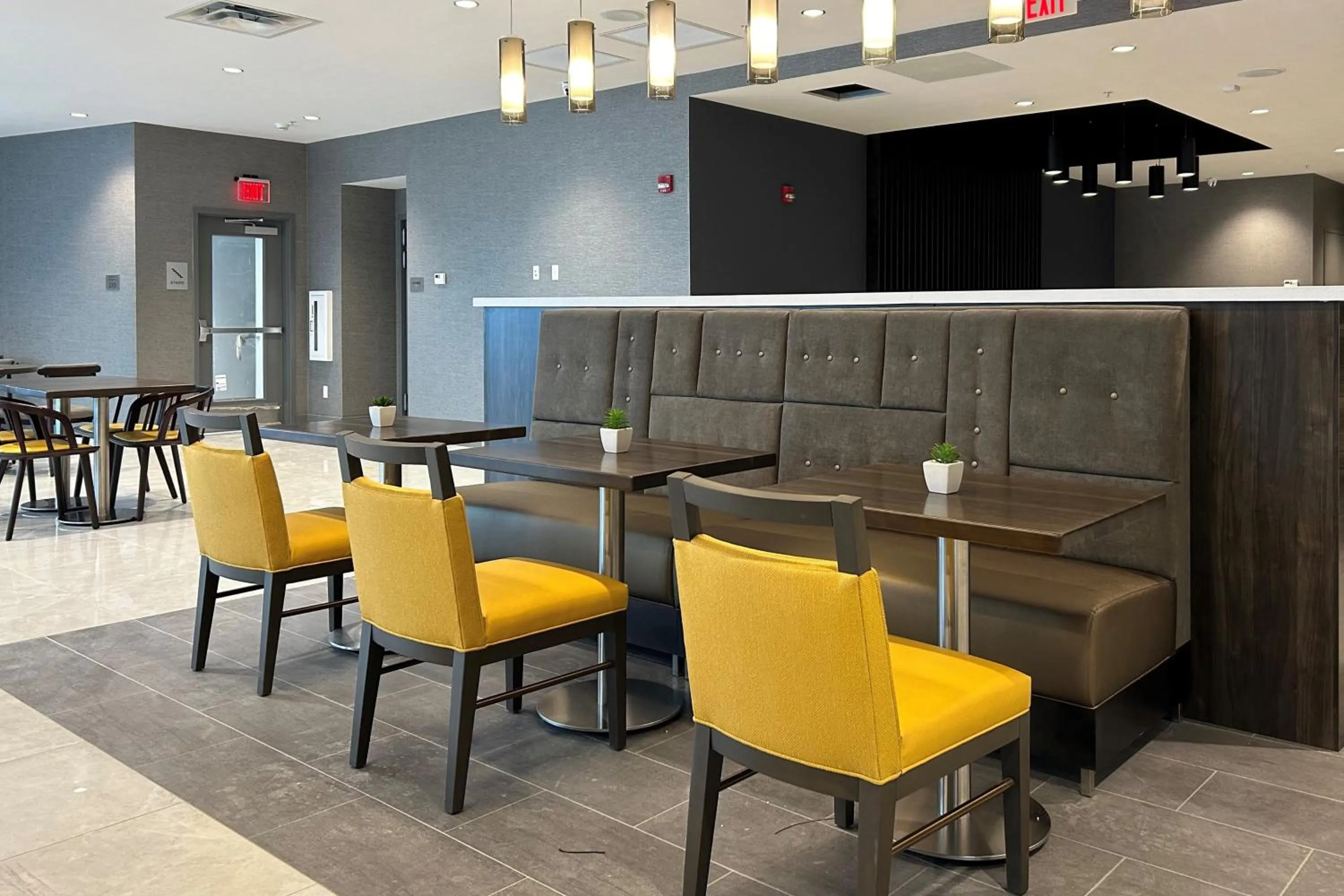 Restaurant/places to eat in Cambria Hotel Niagara Falls