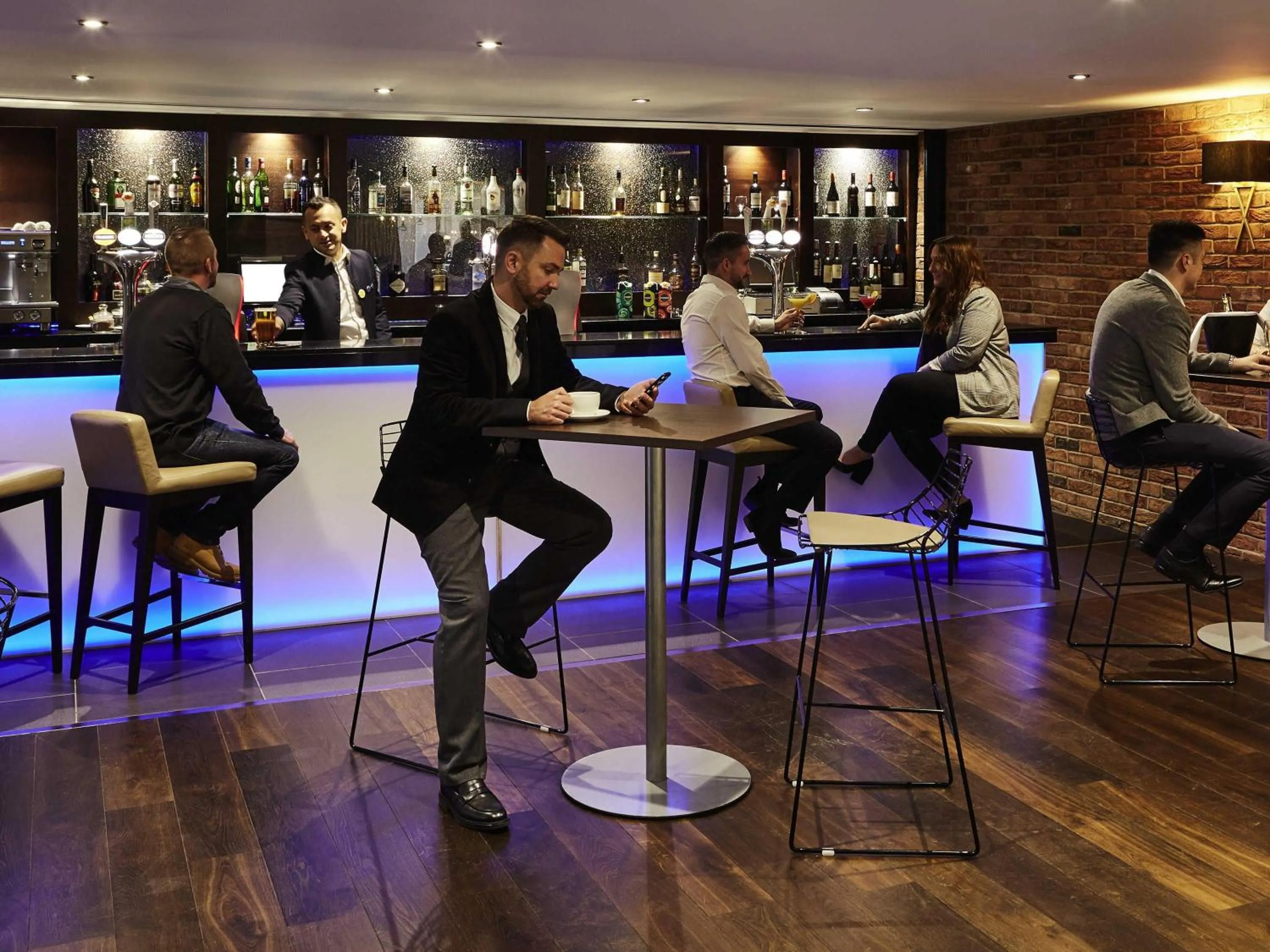 Lounge or bar in Novotel Coventry