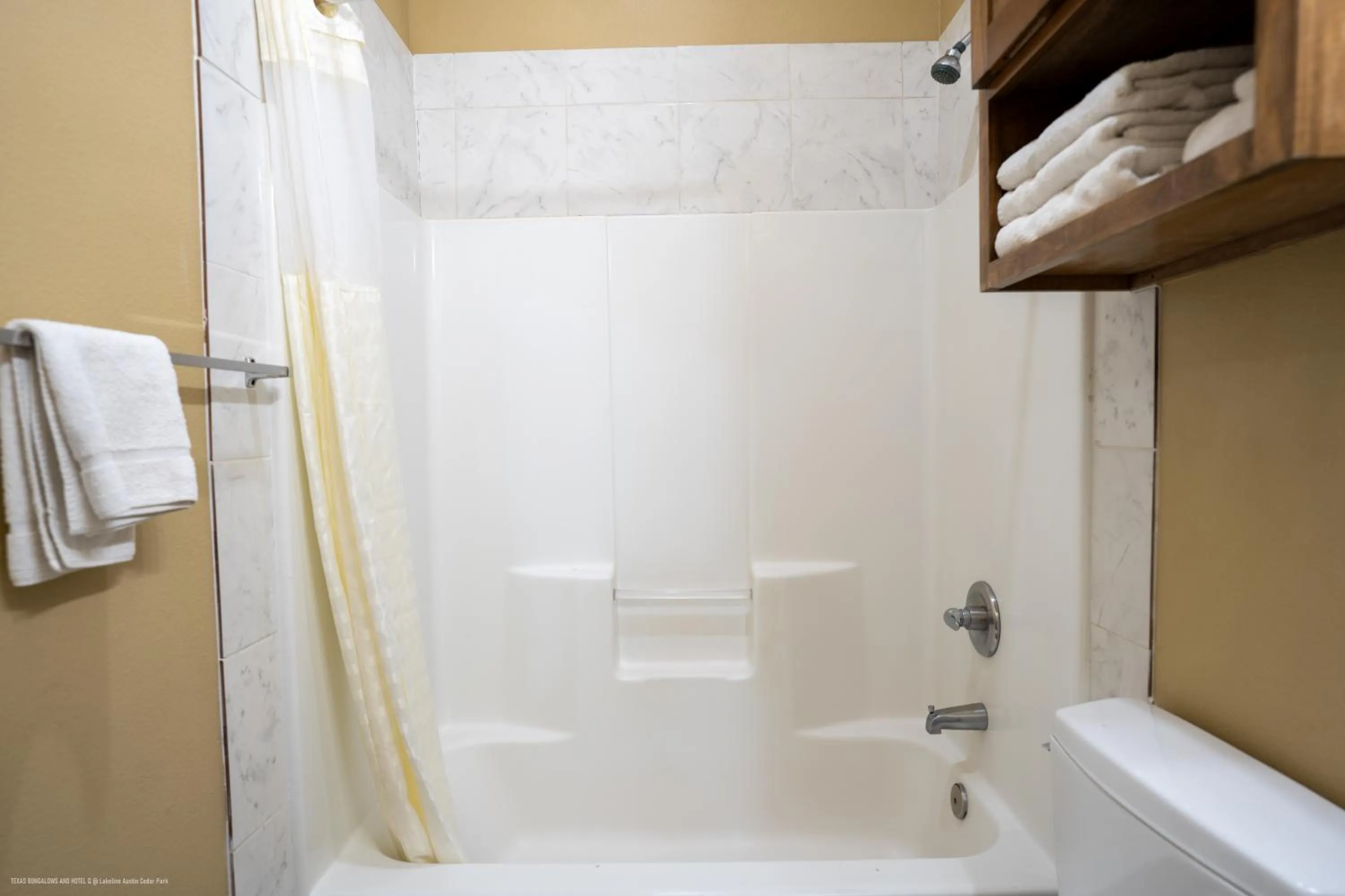 Bath in Texas Bungalows Hotel & Hotel Que at Lakeline Austin Cedar Park