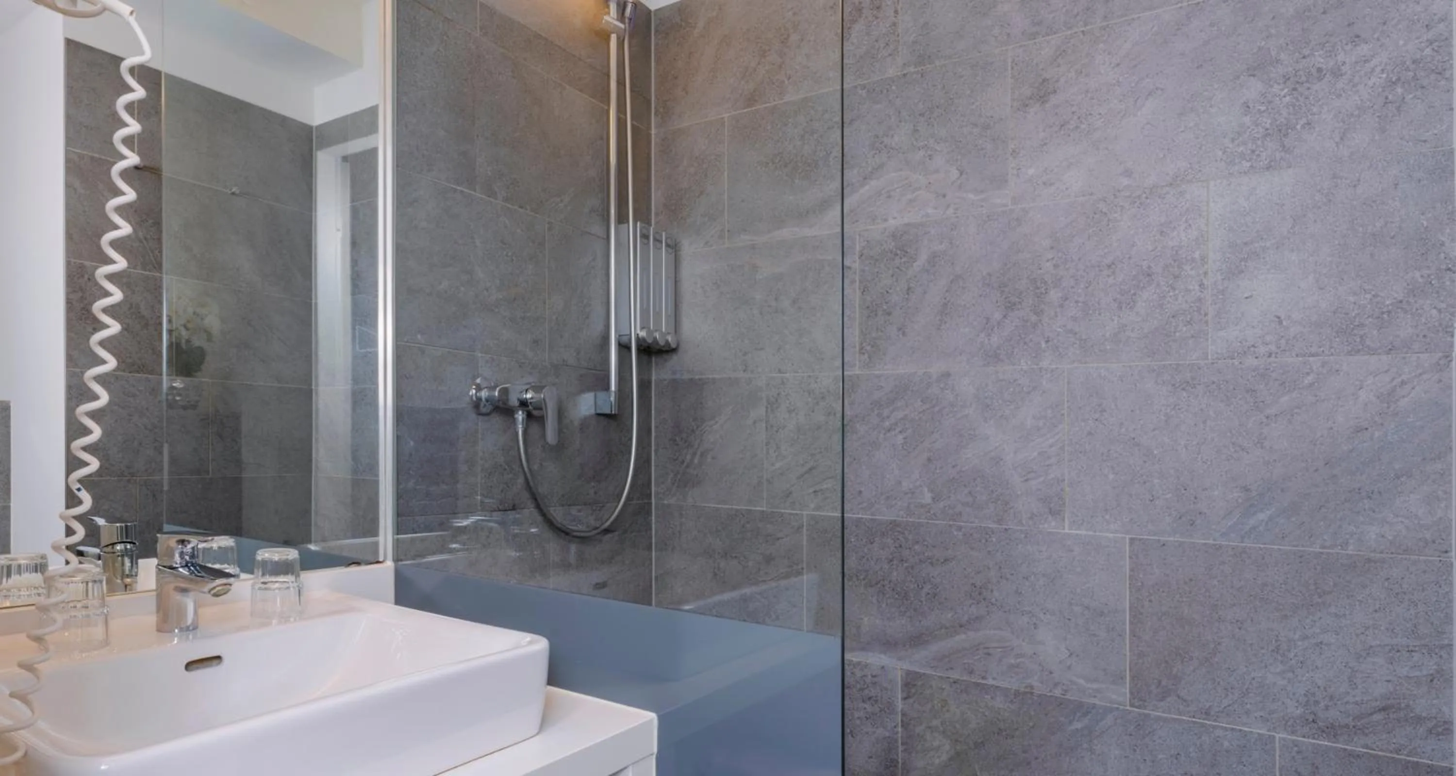 Bathroom in PLAZA INN Dachau - München