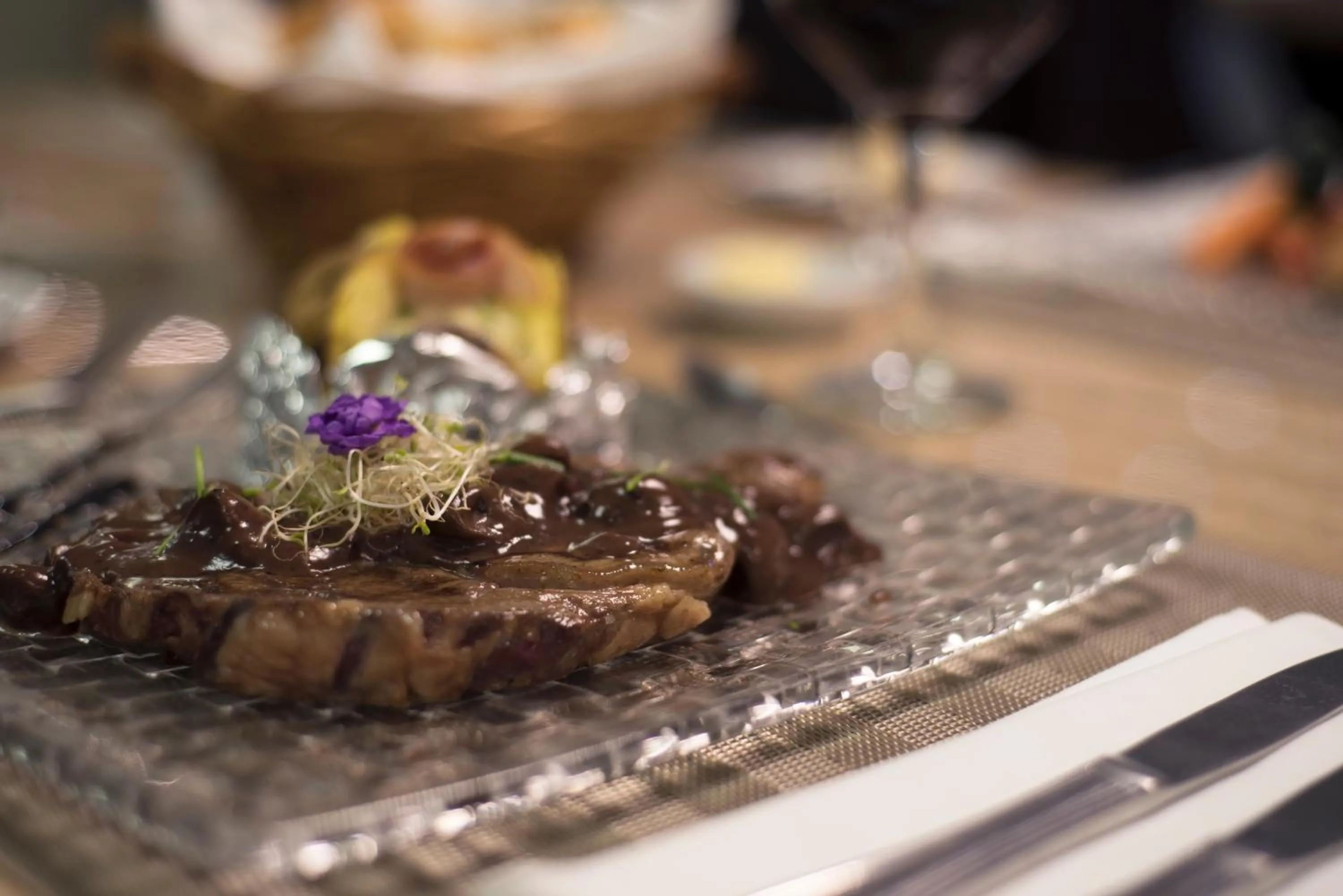 Restaurant/places to eat in Luxury Inkari Hotel