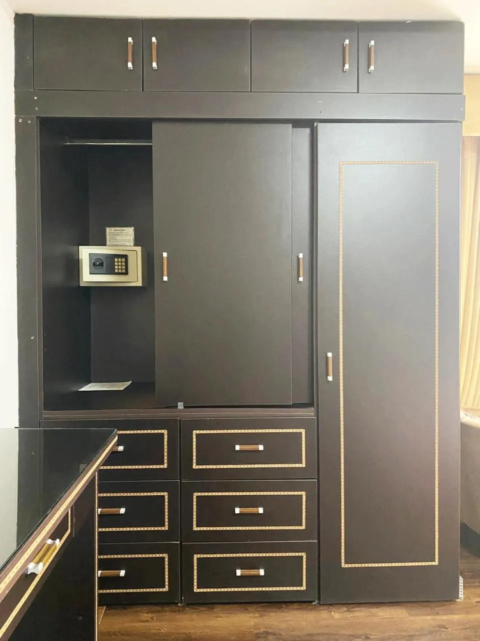 wardrobe in Luxury Inkari Hotel