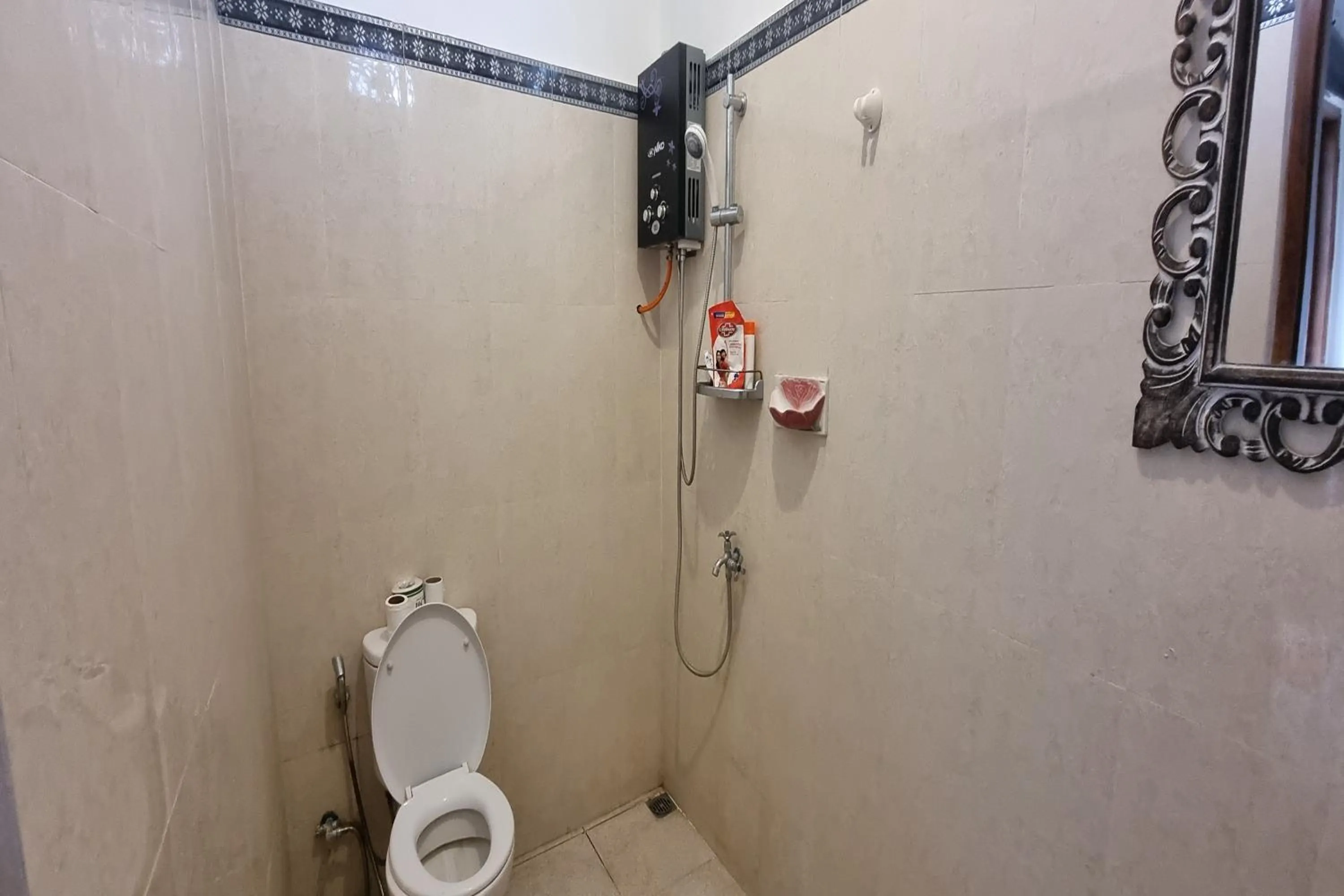 Shower in Onion Garden And Natural Hotspring