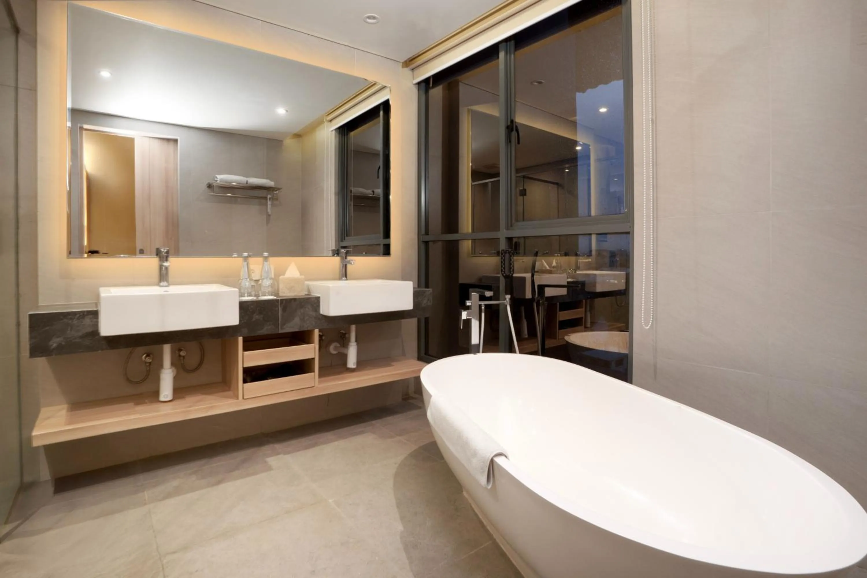 Bathroom in 1O1 STYLE Yogyakarta Malioboro