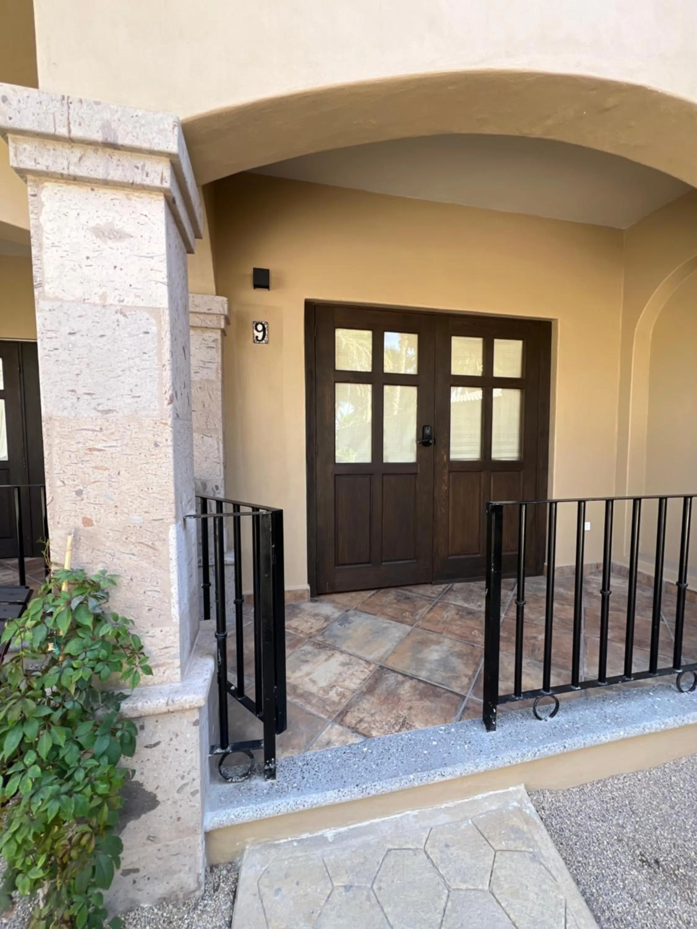 Facade/entrance in Hotel 1697 Loreto