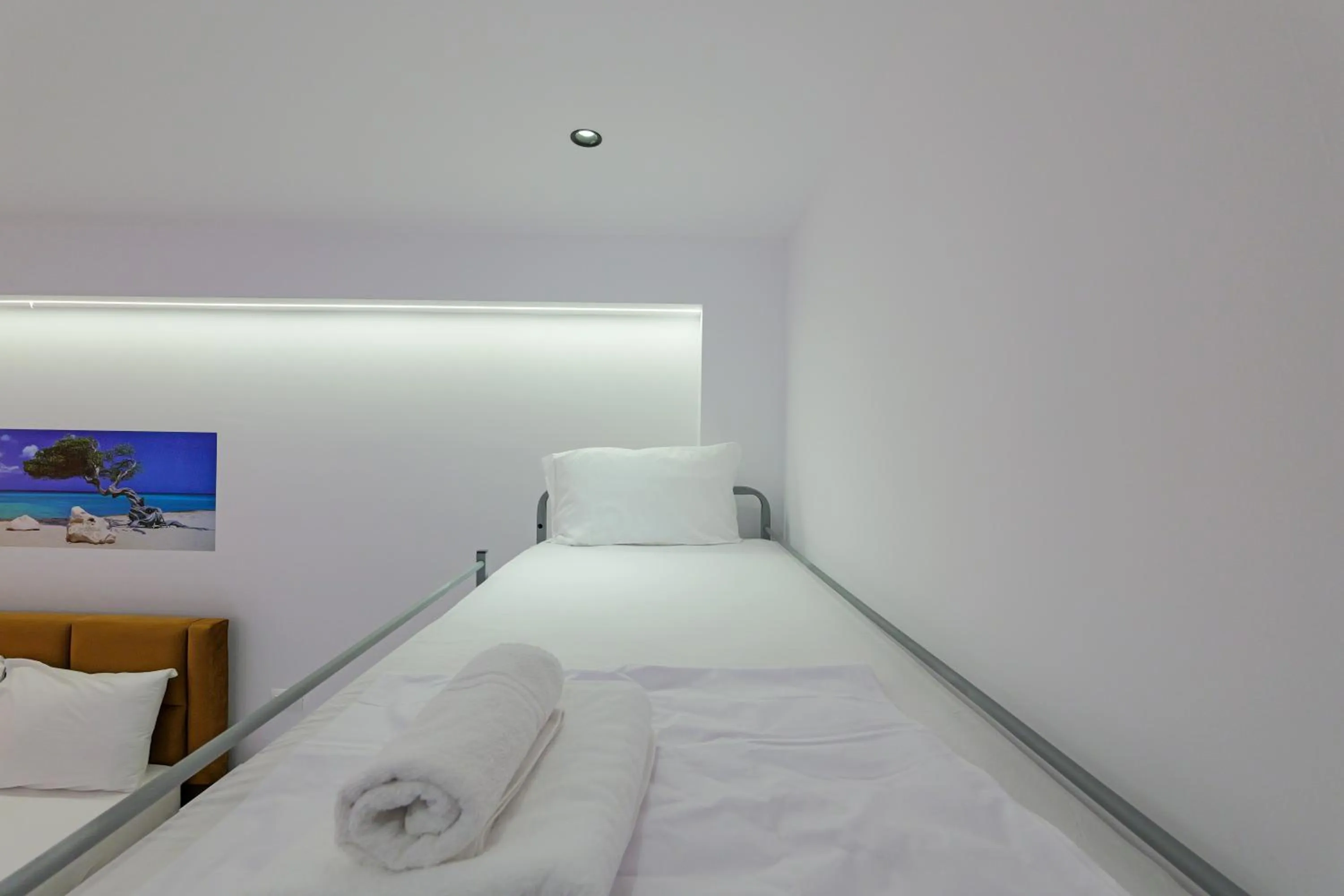 Bed in Central Garden Sofia 1- Free Parking