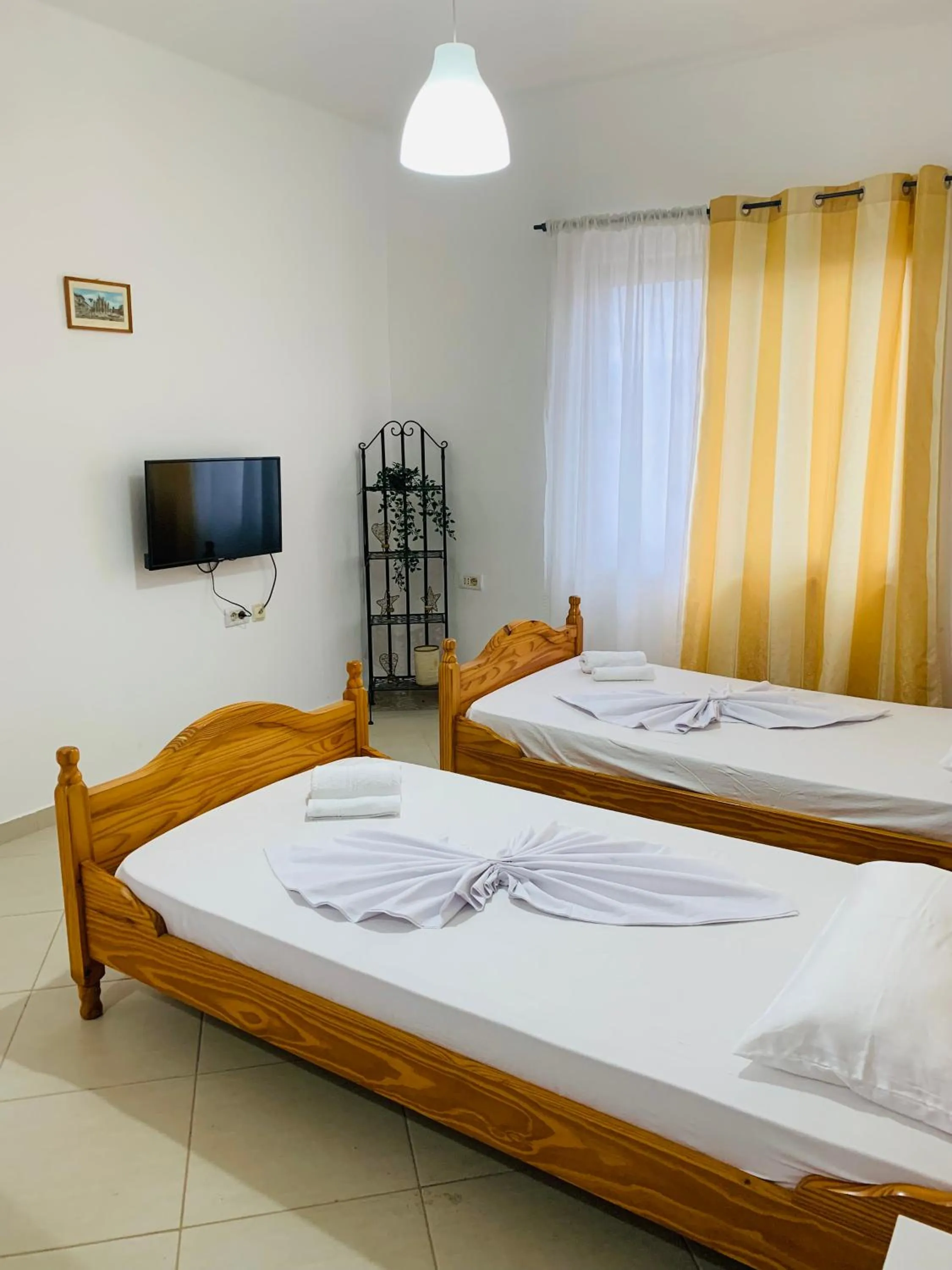 Bed in Central Garden Sofia 1- Free Parking