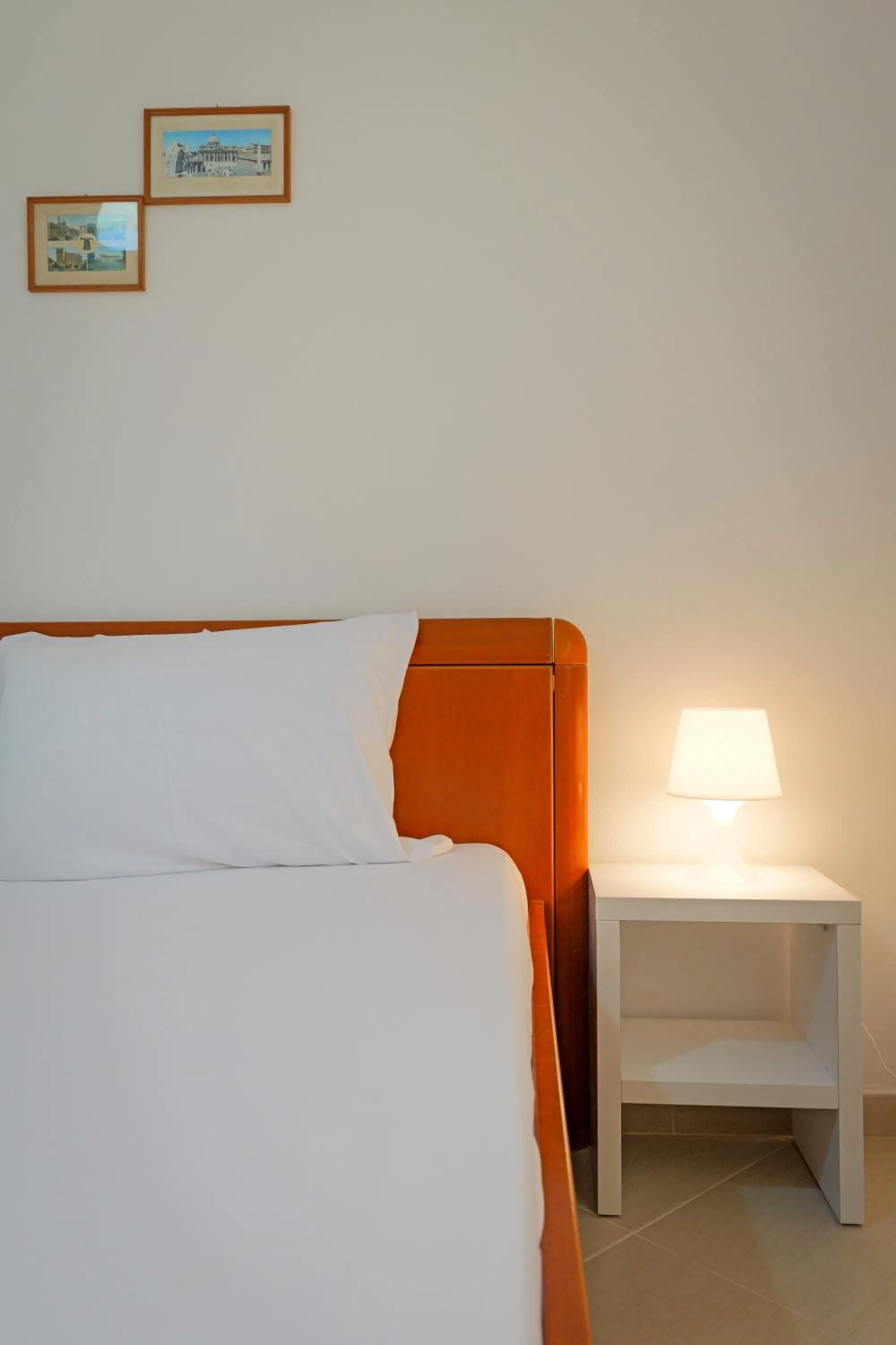 Bed in Central Garden Sofia 1- Free Parking