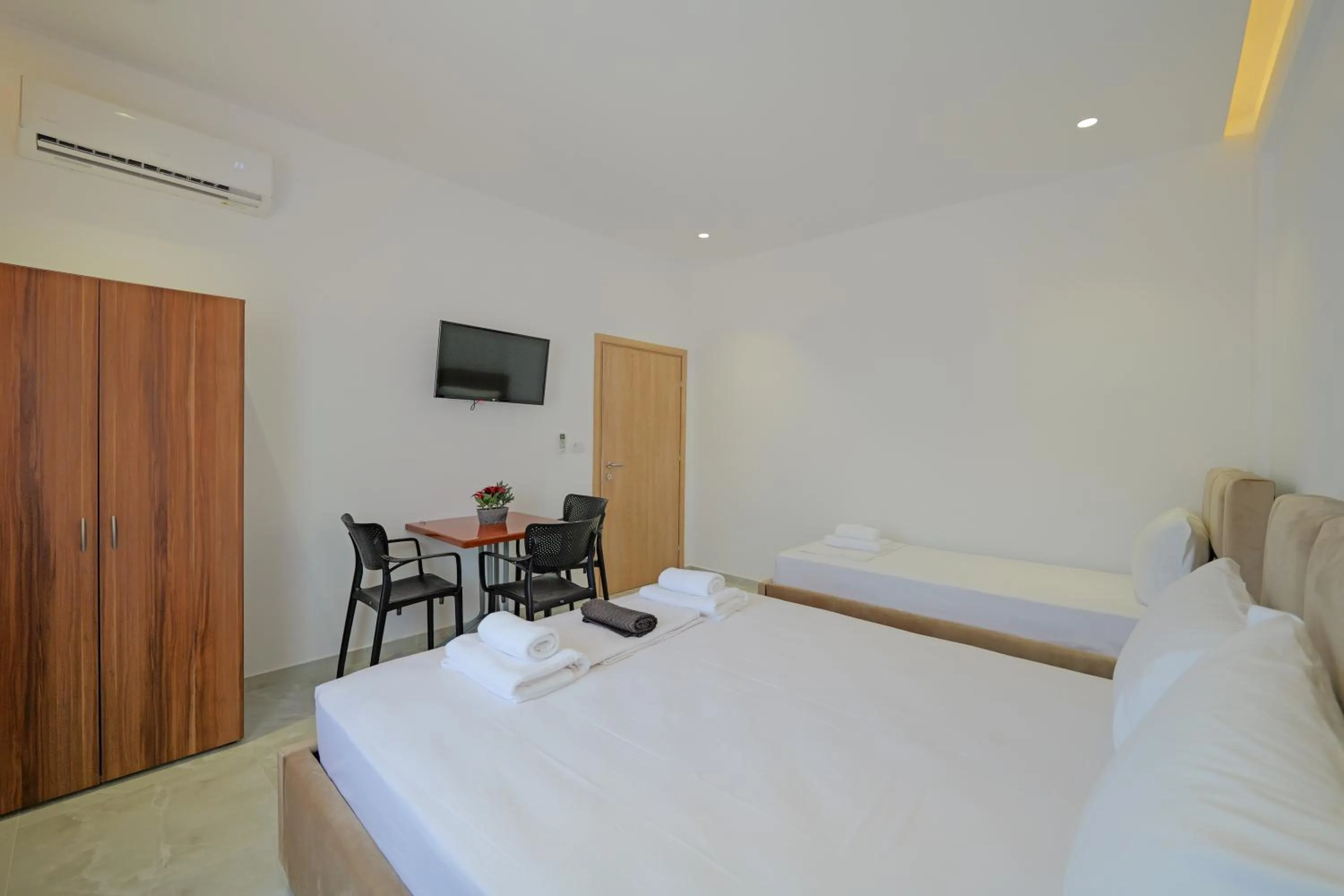 TV and multimedia, Bed in Central Garden Sofia 1- Free Parking