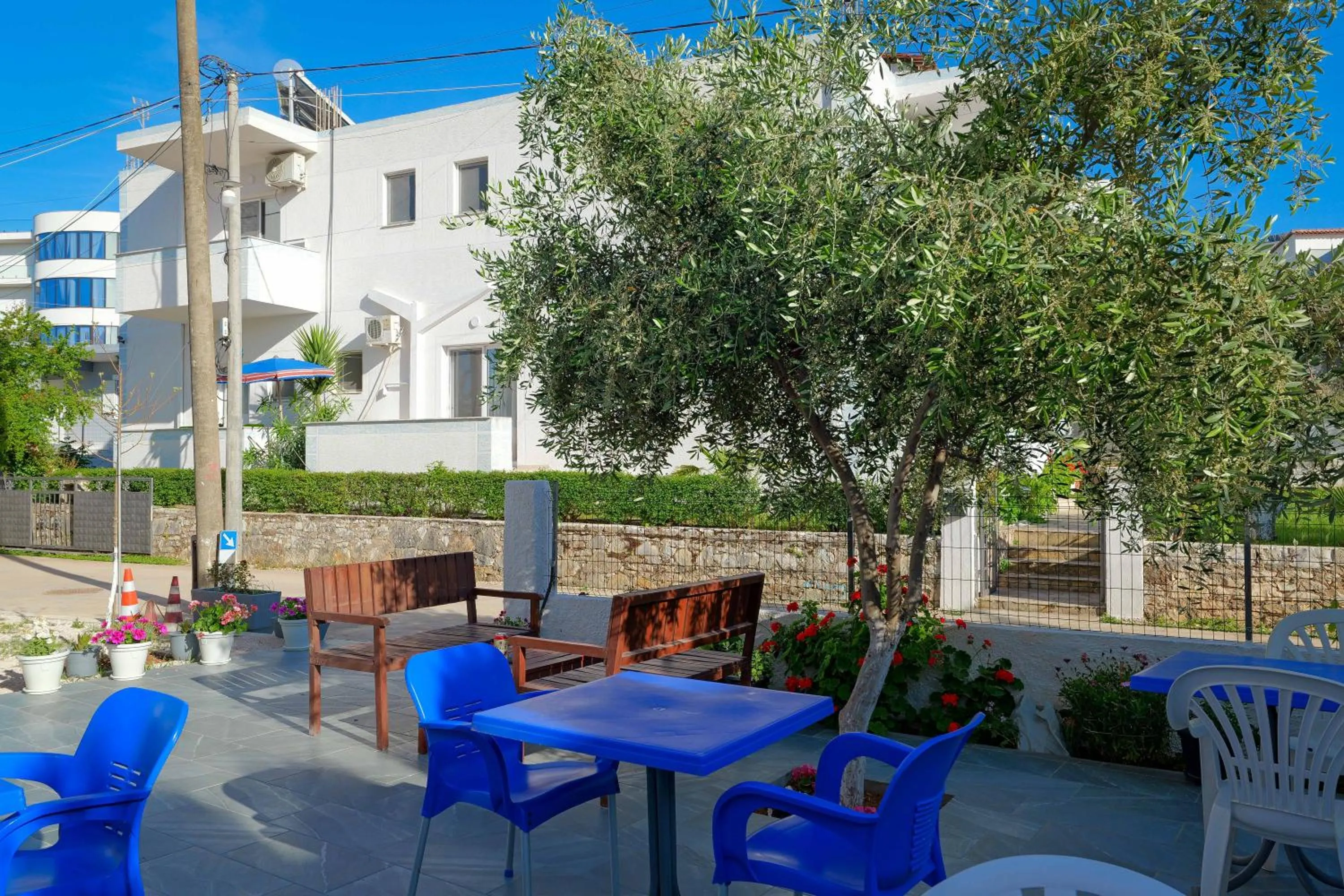 Patio in Central Garden Sofia 1- Free Parking