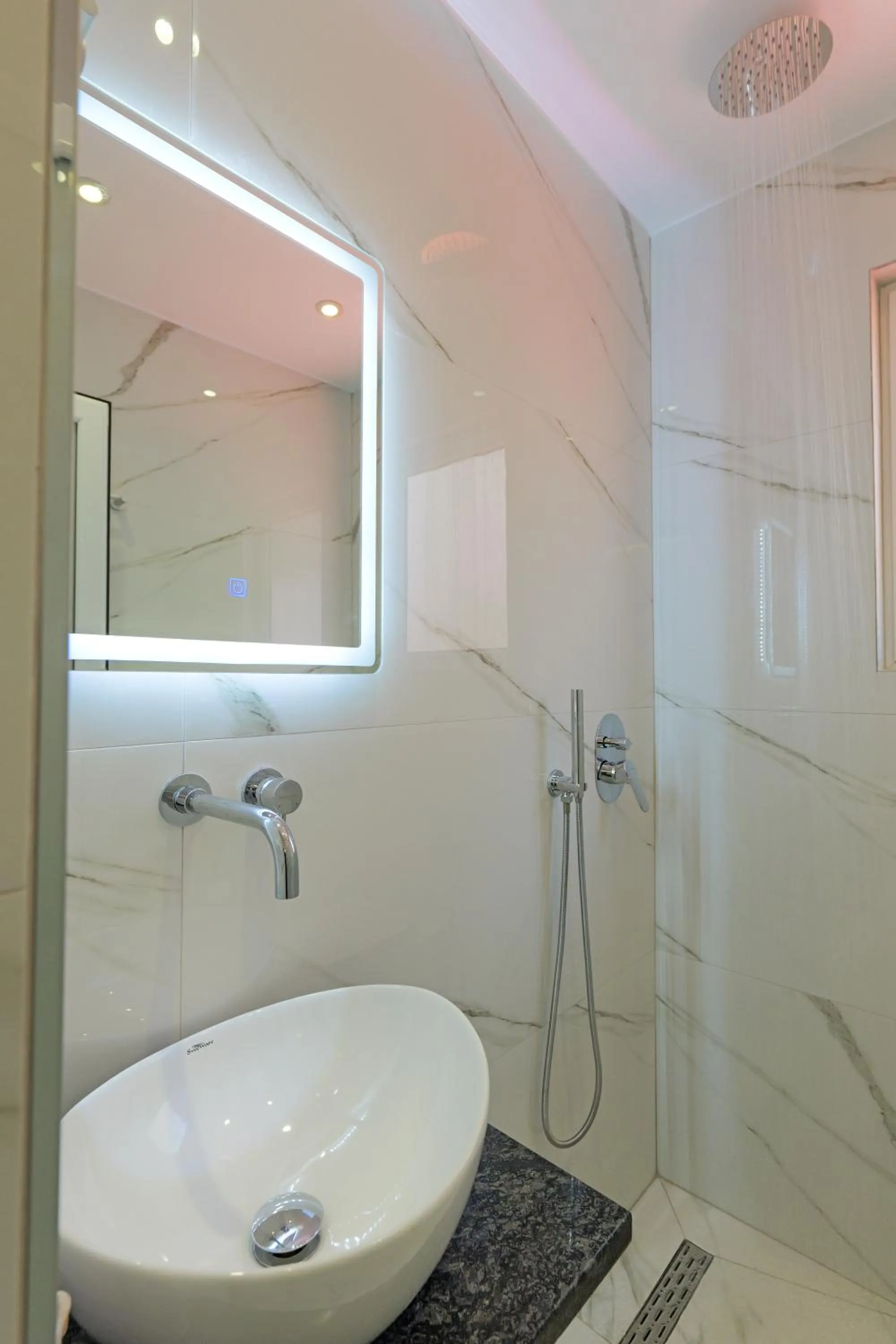 Bathroom in Central Garden Sofia 1- Free Parking