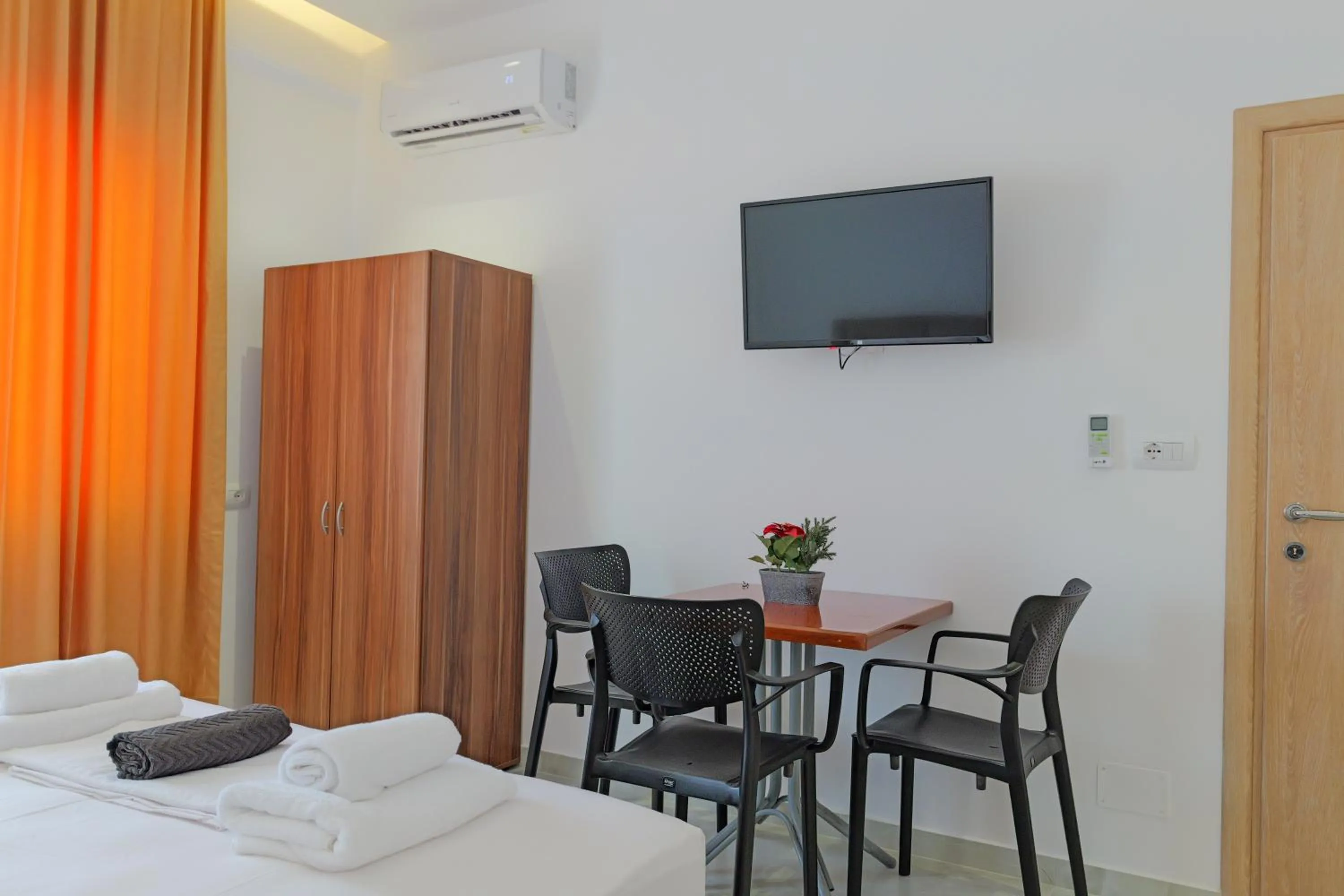 Bedroom, Bed in Central Garden Sofia 1- Free Parking