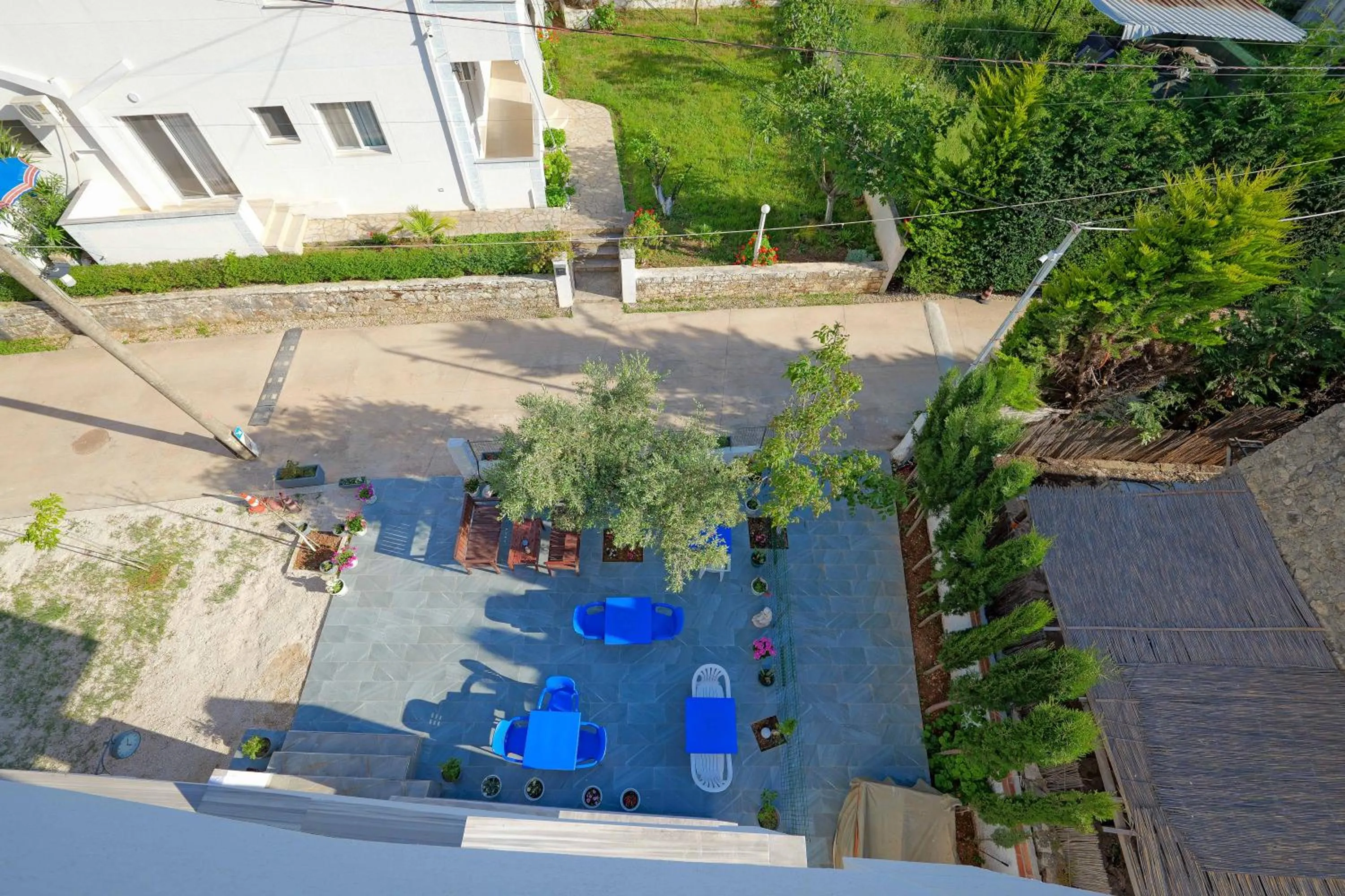 Street view in Central Garden Sofia 1- Free Parking