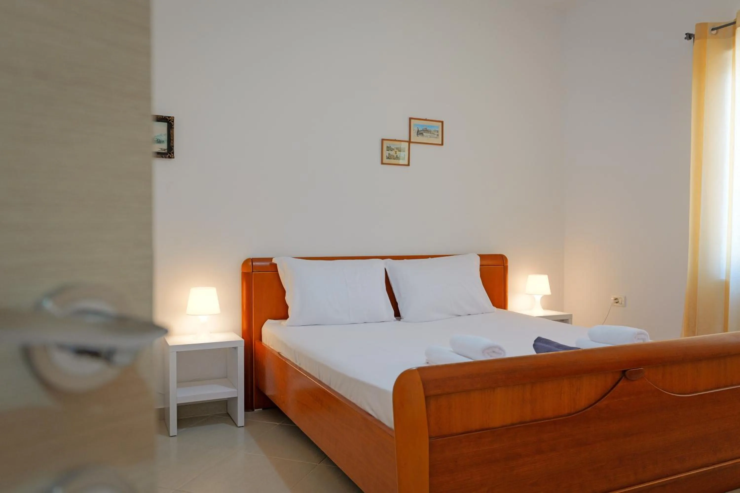 Bed in Central Garden Sofia 1- Free Parking