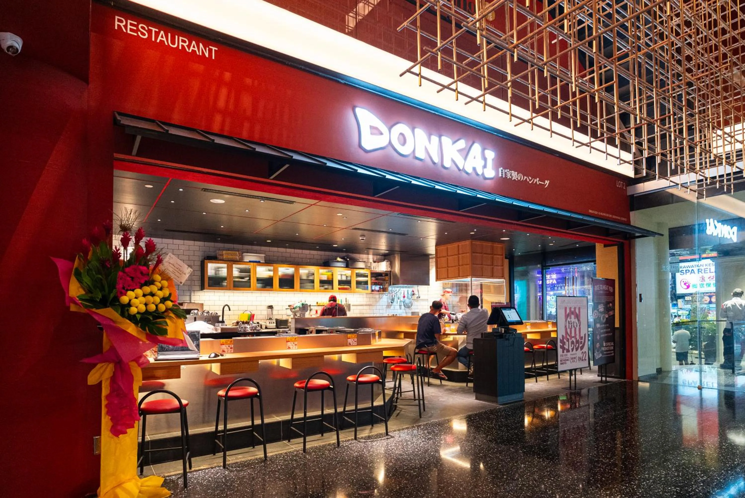 Restaurant/places to eat in Bintang Collectionz Hotel