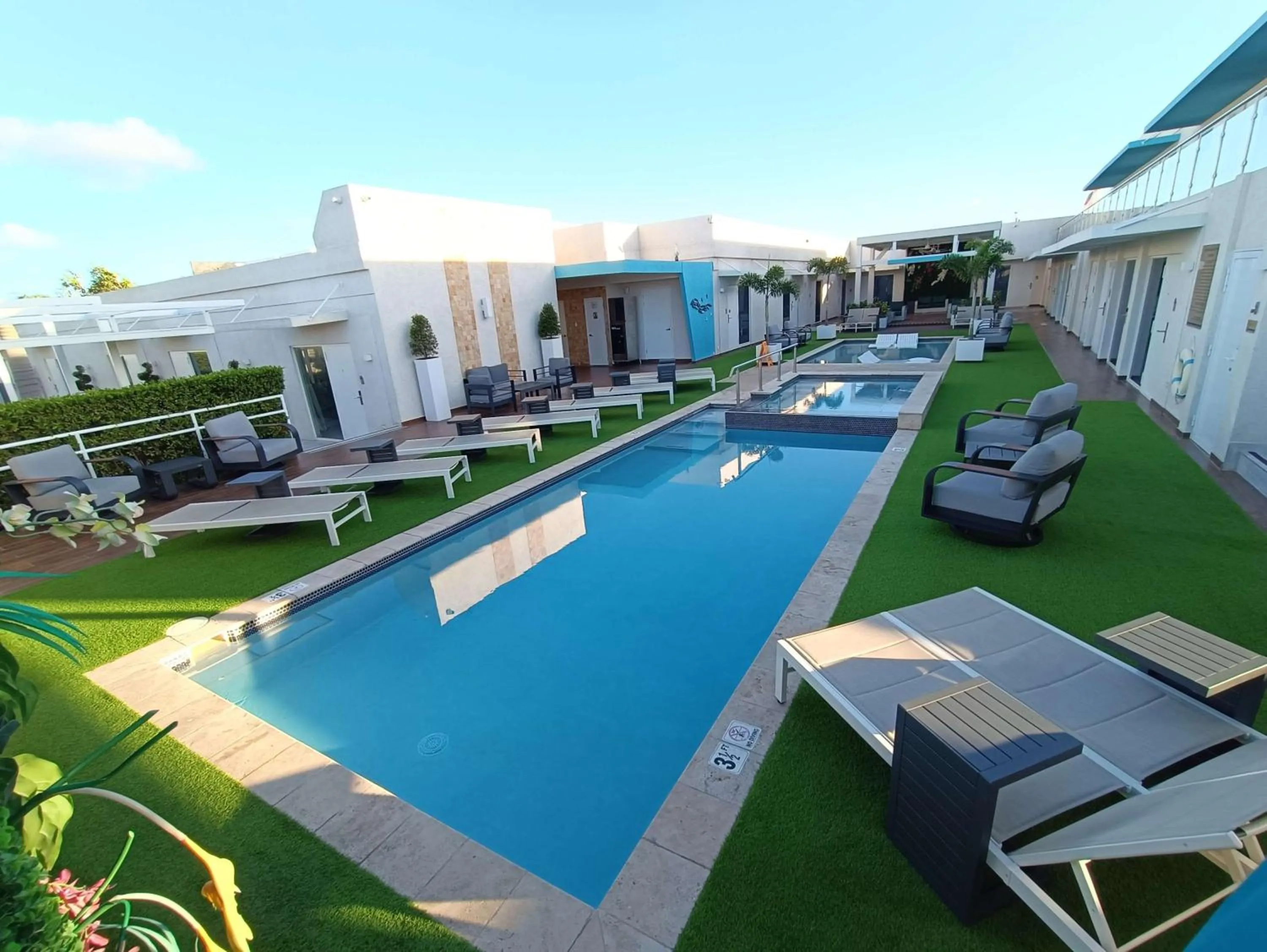 Pool view in Aruba Boutique & Art Hotel - Adults Only