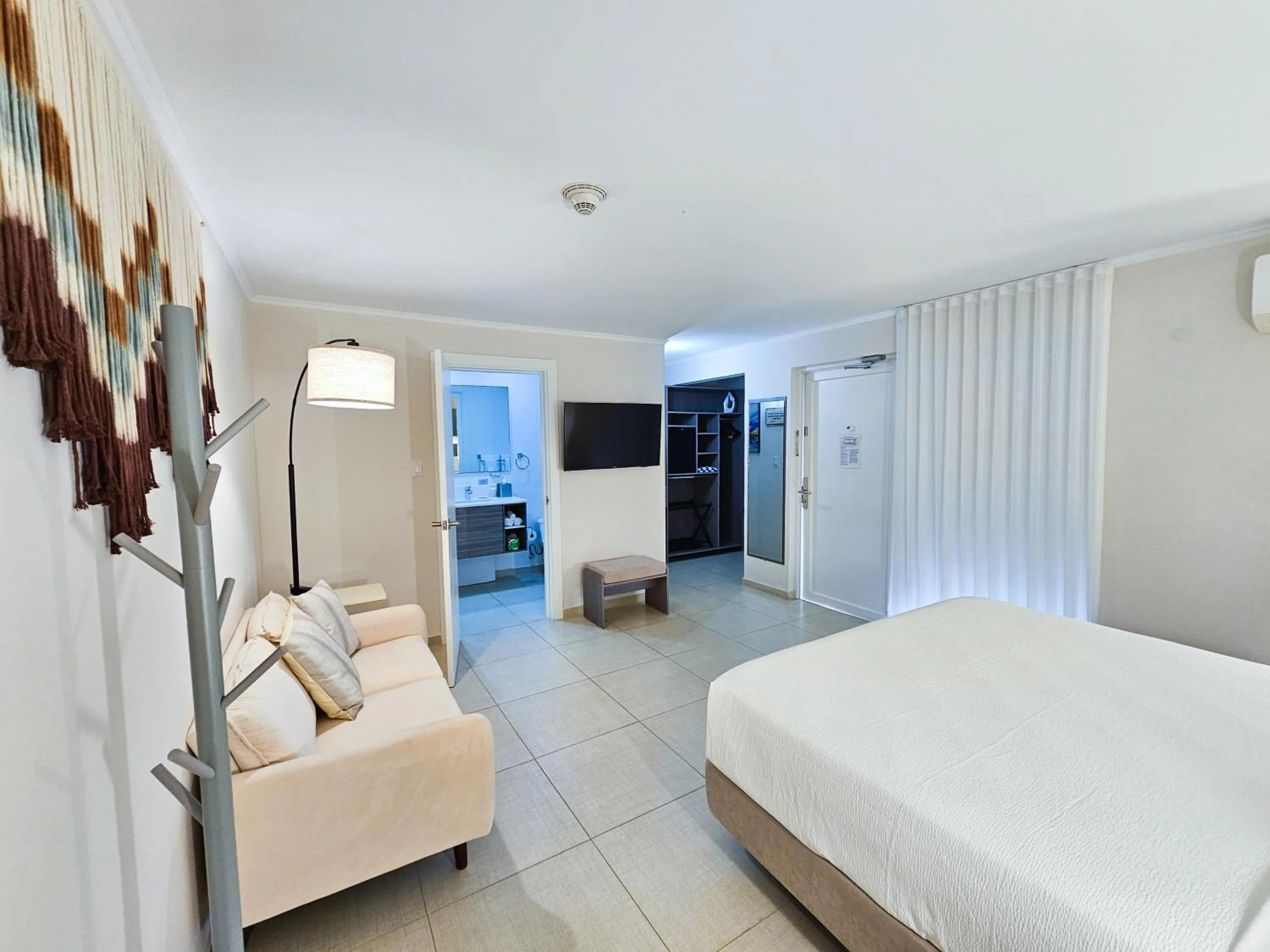 King Room with Sofa and Pool View - Adults Only/Non-Smoking in Aruba Boutique & Art Hotel - Adults Only