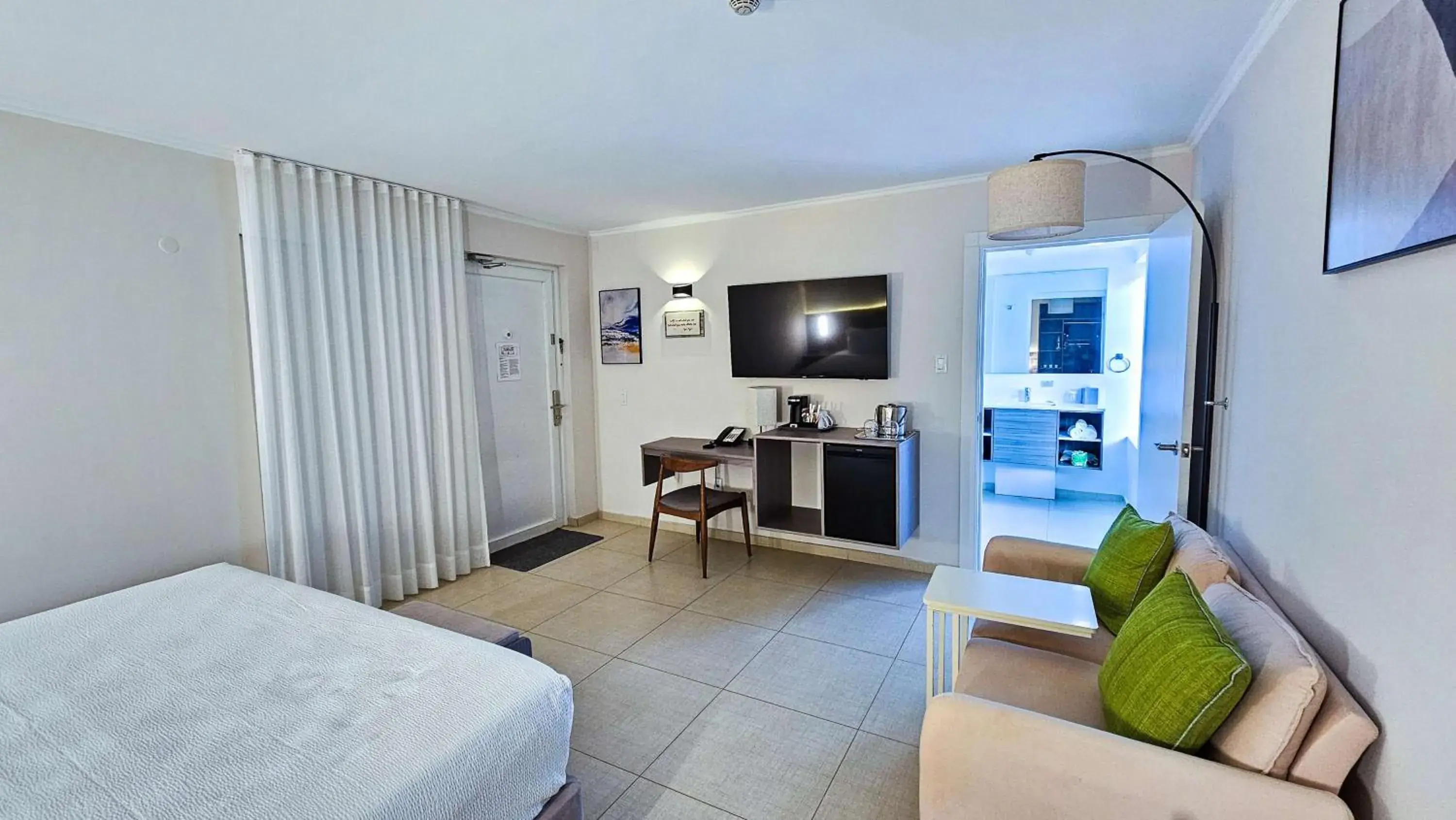 King Room with Roll-In Shower and Pool View - Disability/Adults Only/Non-Smoking in Aruba Boutique & Art Hotel - Adults Only King Room with Roll-In Shower and Pool View - Disability/Adults Only/Non-Smoking in Aruba Boutique & Art Hotel - Adults Only